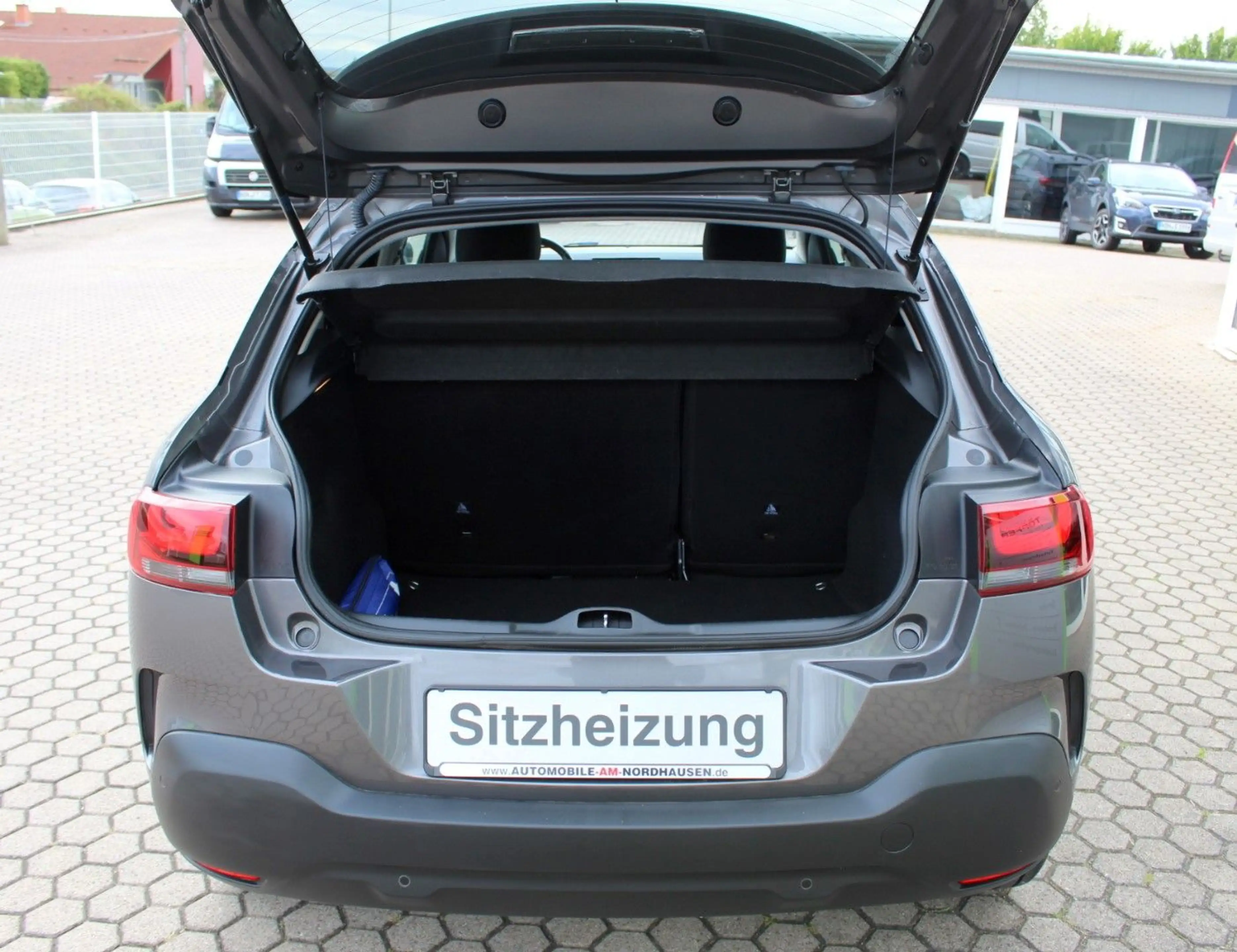 Citroen C4 Cactus C-Series Sitzheizung Tempomat TÜV Neu — photo 5