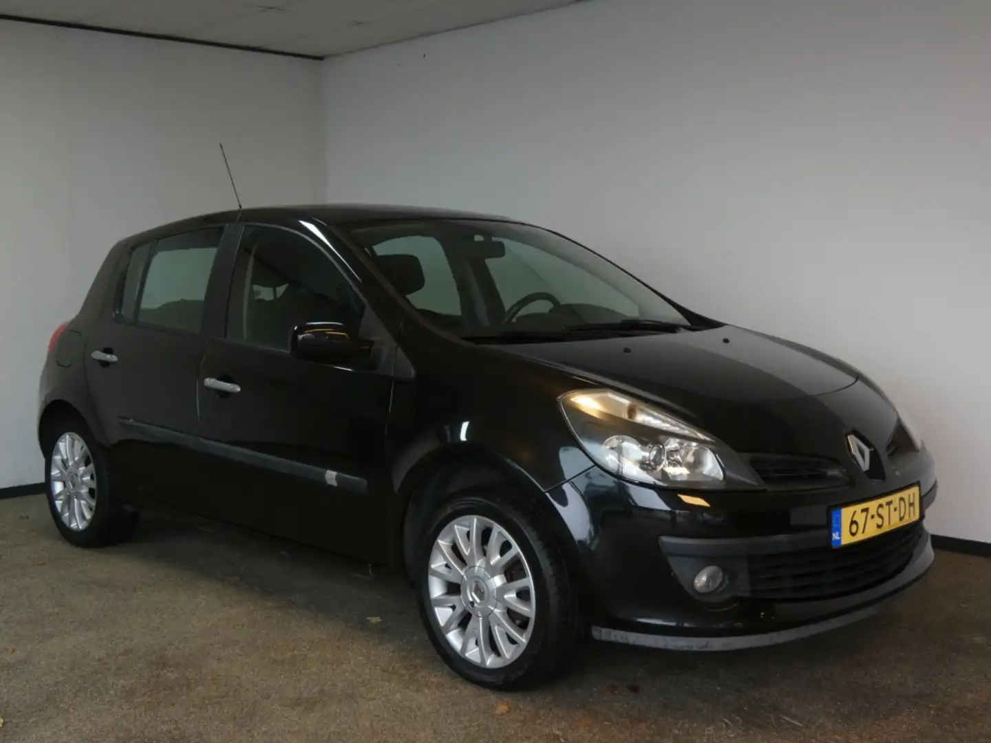 Renault Clio 1.6-16V Dynamique Nwe APK airco Fekete - 2