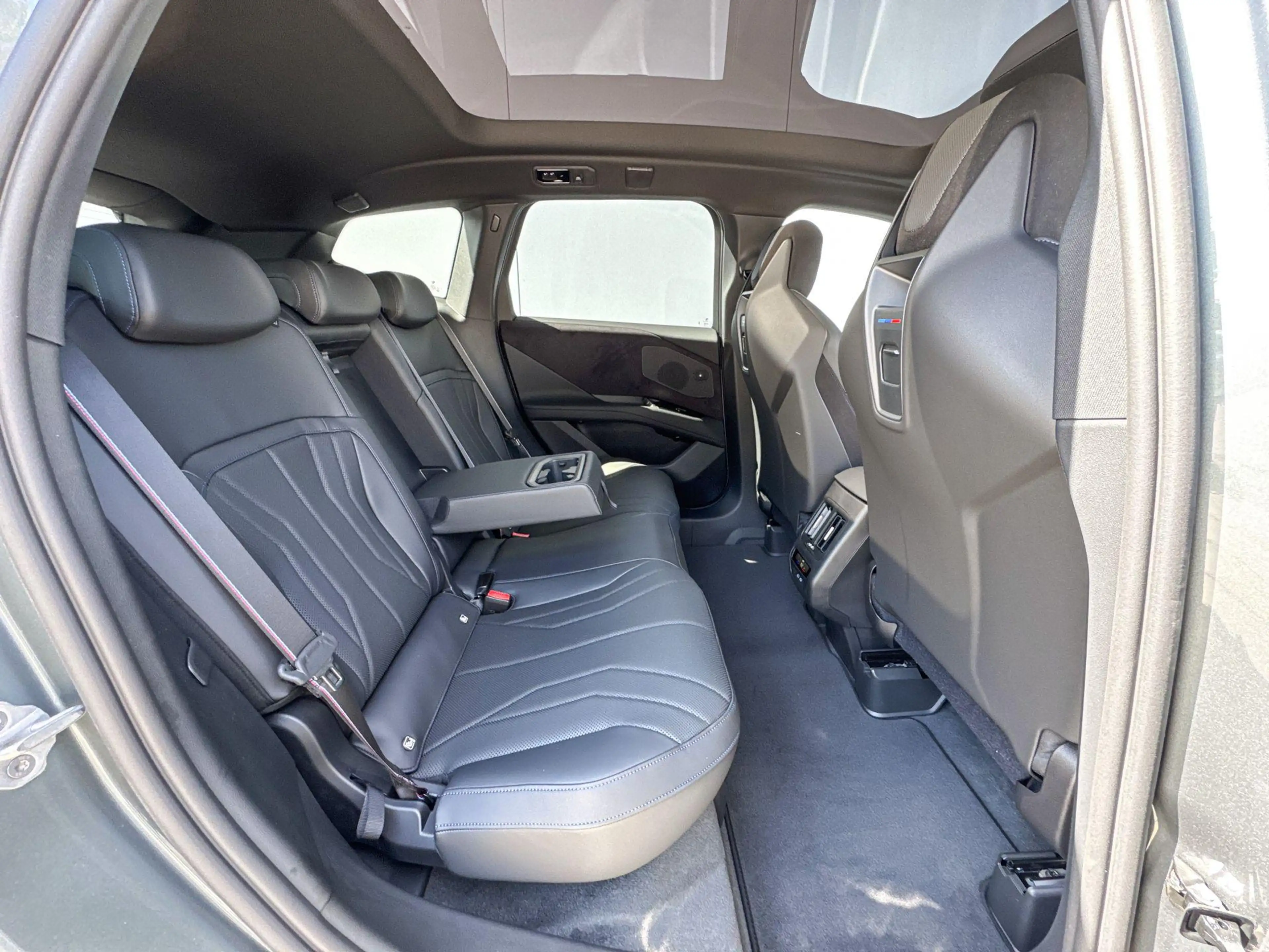 BMW iX3 40 eDrive M-Sport / Innovation Pack / Glazendak / — photo 9