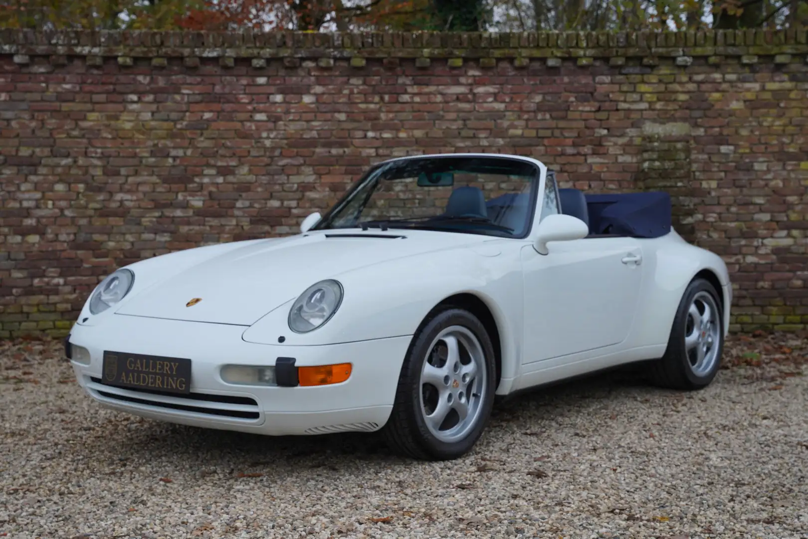 Porsche 993 993 Carrera 2 Convertible ONLY 23000 MILES! Grand Weiß - 1