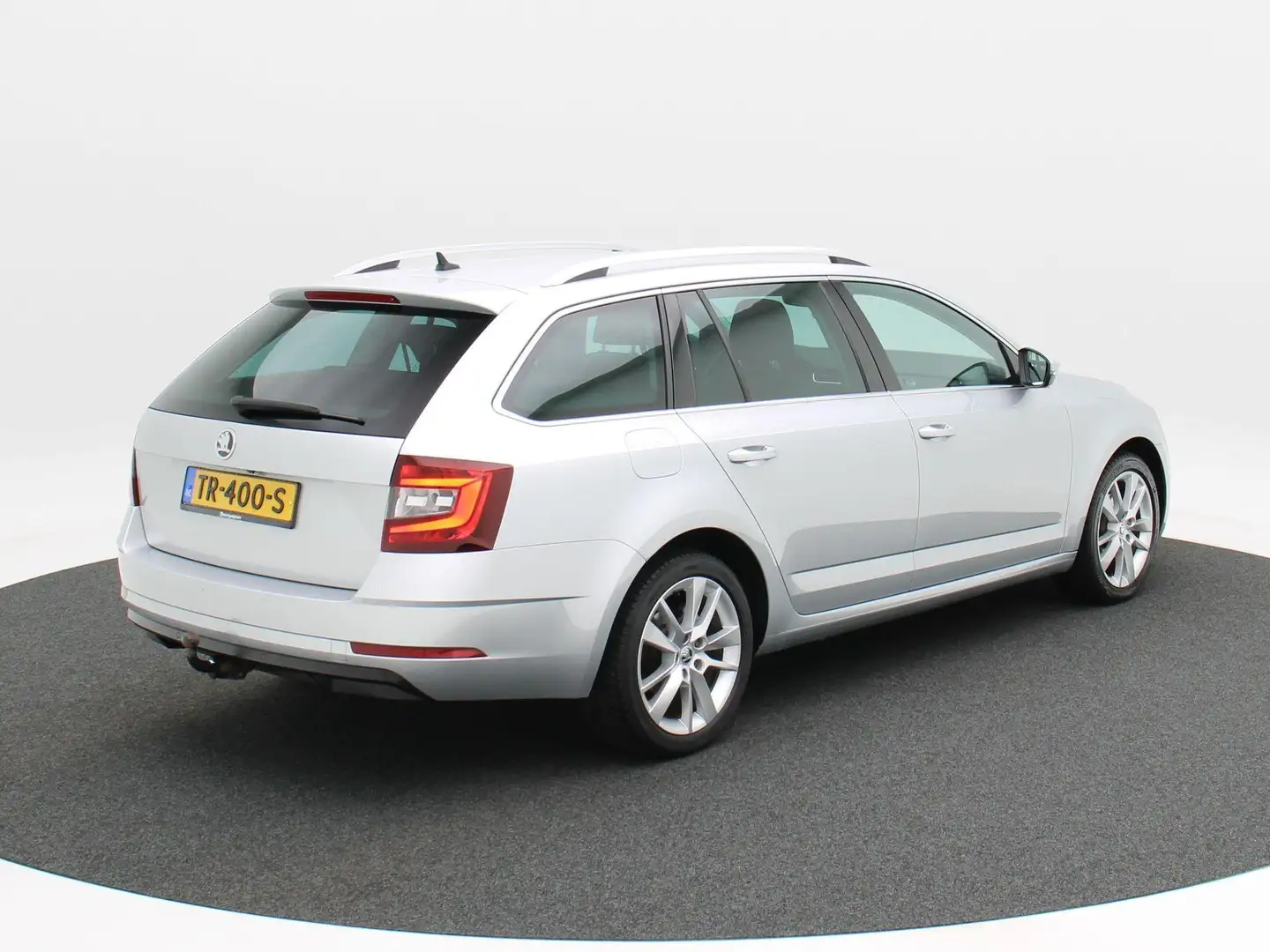 Skoda Octavia Combi 1.6 TDi 115 Pk Automaat Clever Edition | Cru Grijs - 2