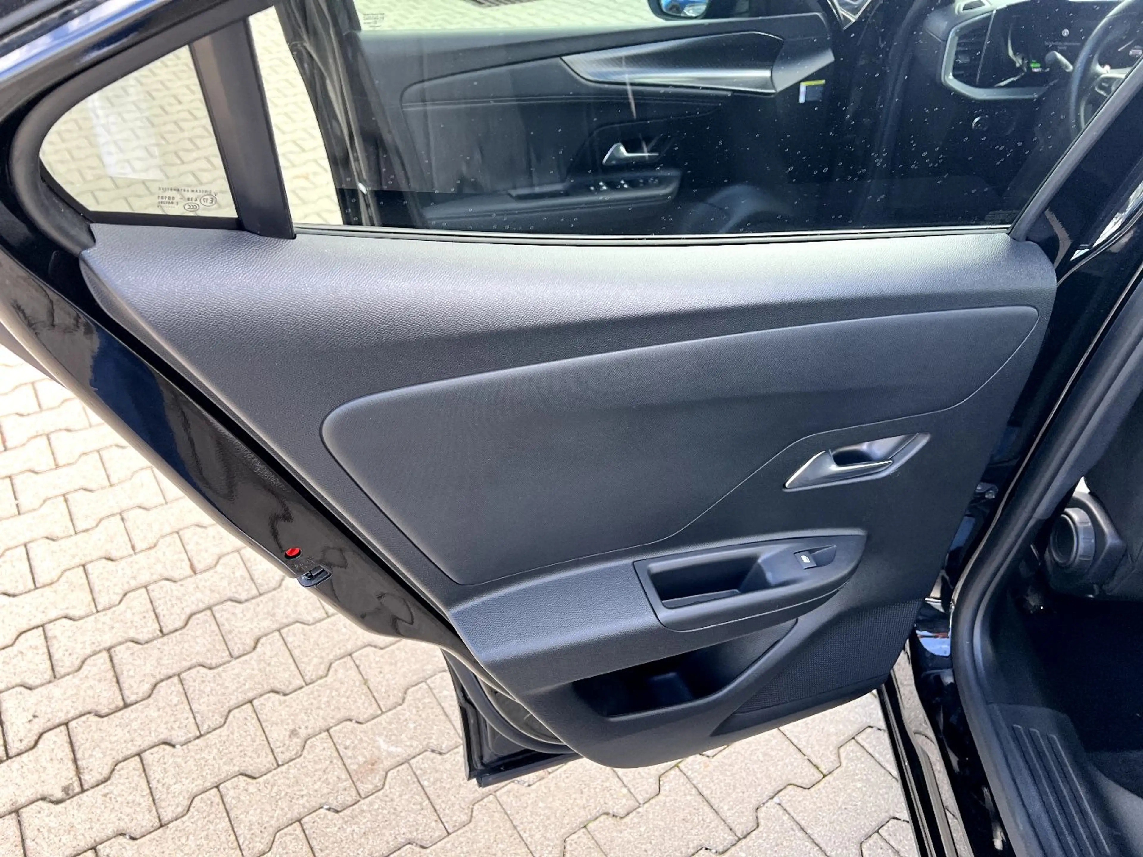 Opel Mokka-E Mokka e Ultimate *LED Navi Kamera Alcantara* — photo 11