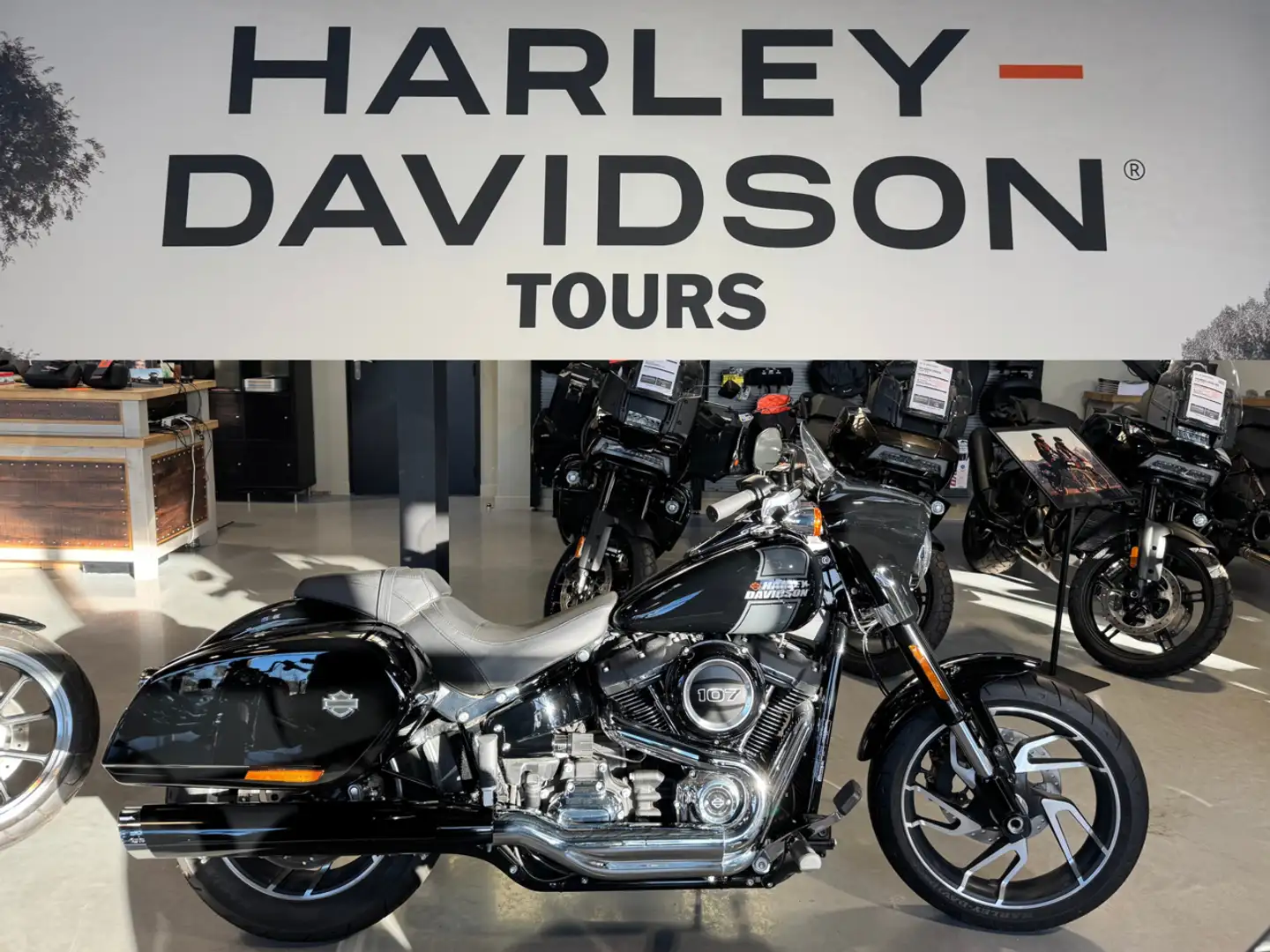 Harley-Davidson Sport Glide Noir - 1