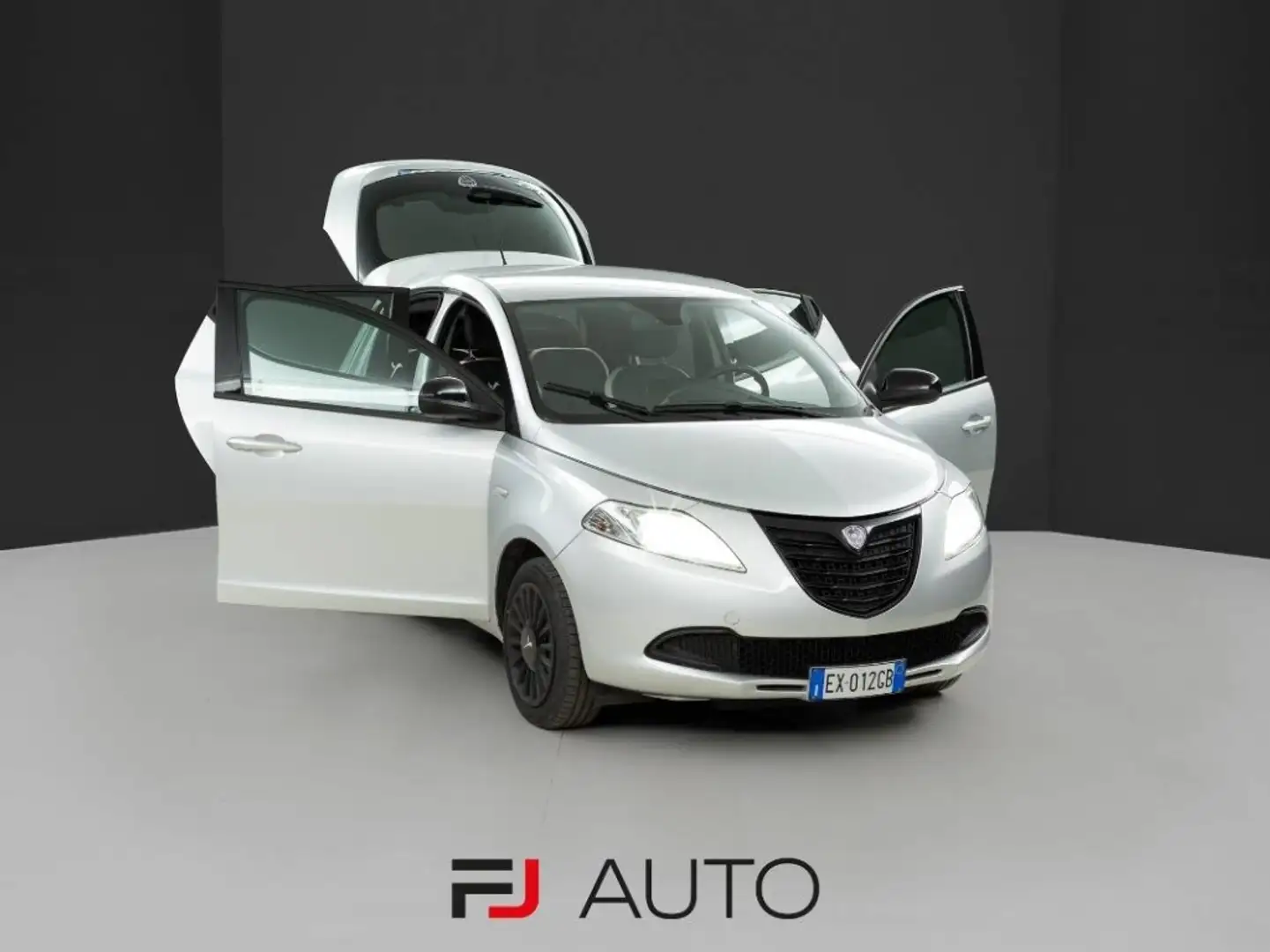 Lancia Ypsilon 1.2 8v Elefantino 69cv Argento - 2