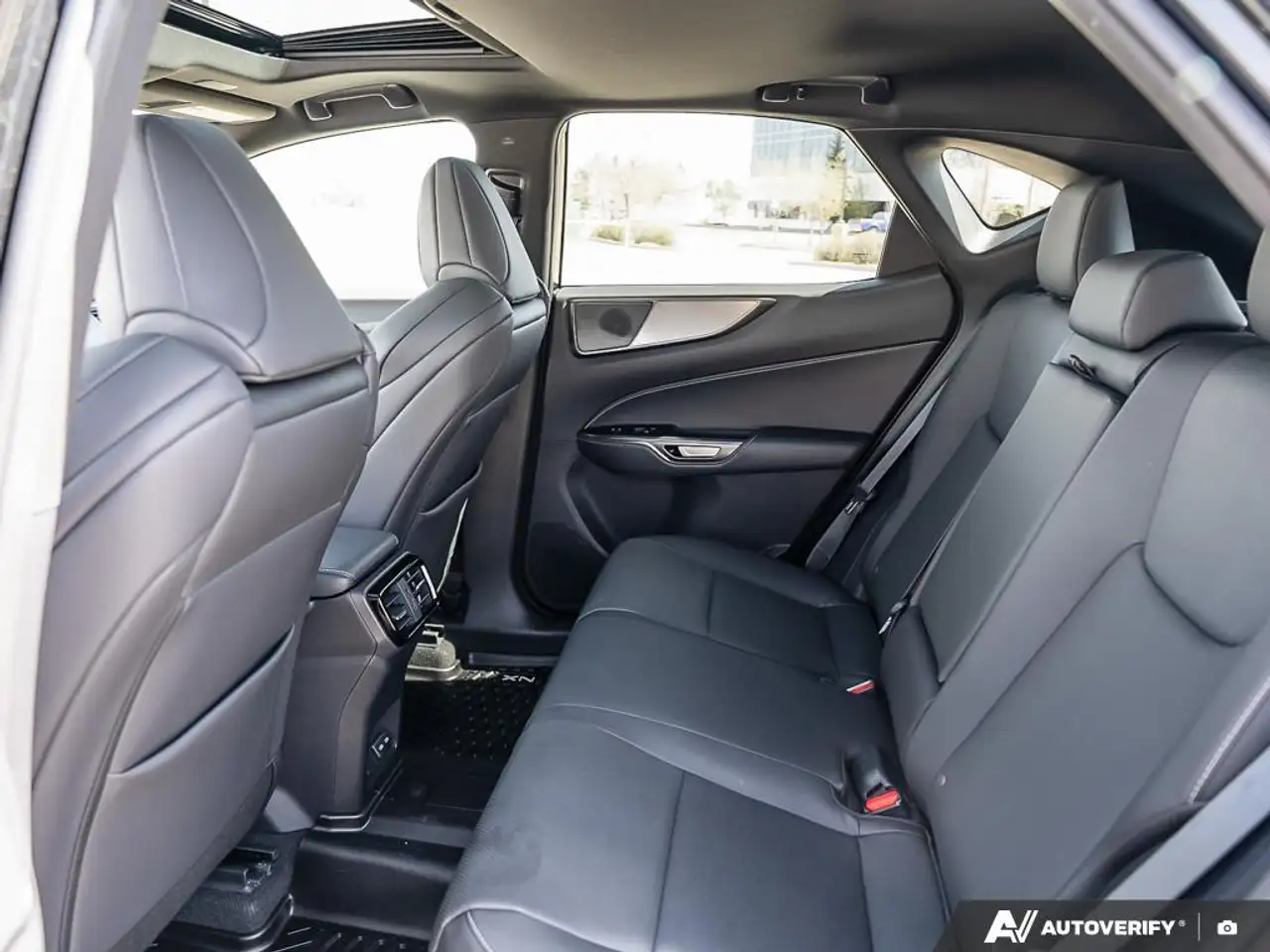 Lexus NX снимка Lexus NX