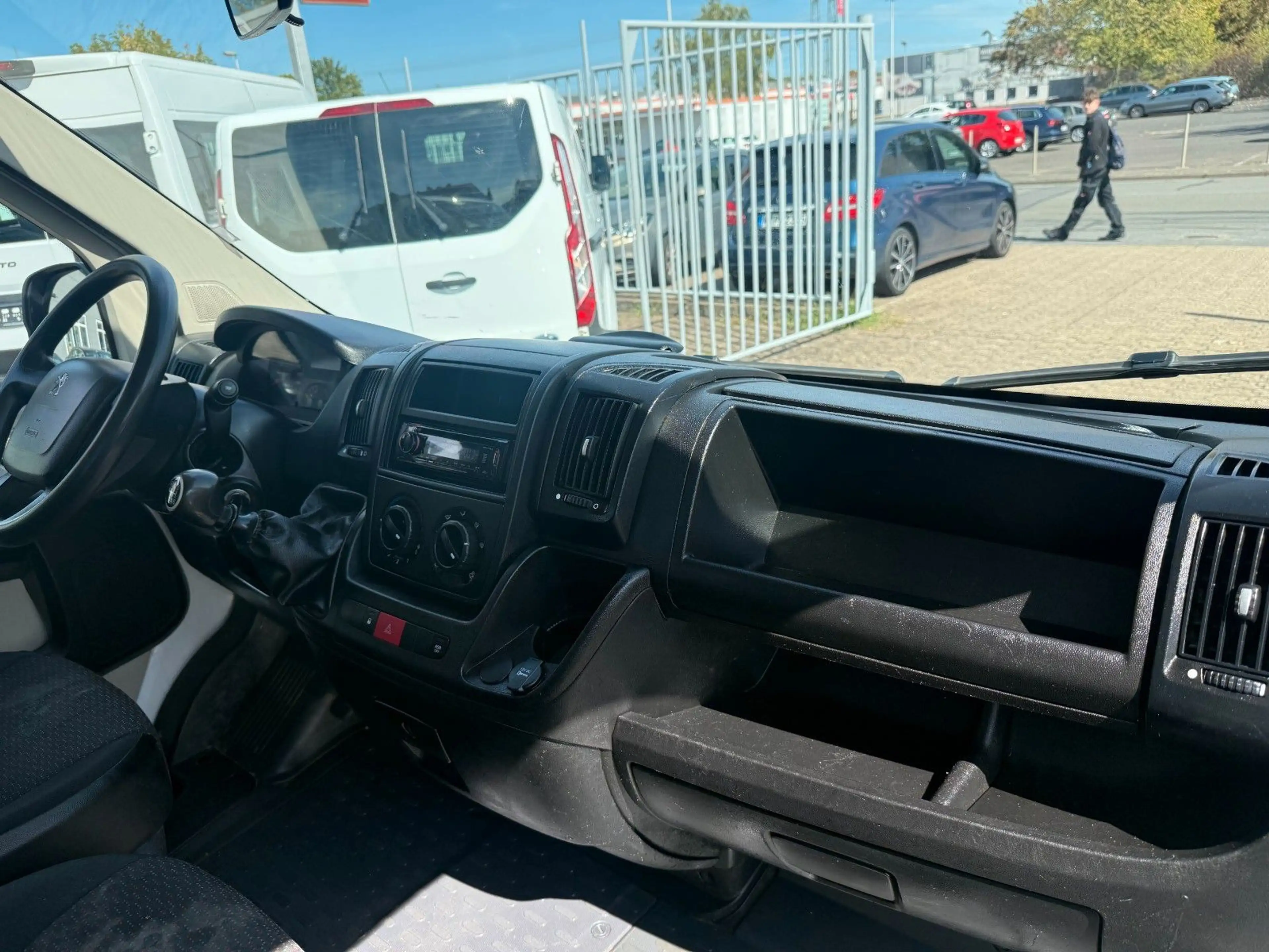 Peugeot Boxer Pritsche 335 L3 BlueHDi 130 3 Sitzer — photo 12