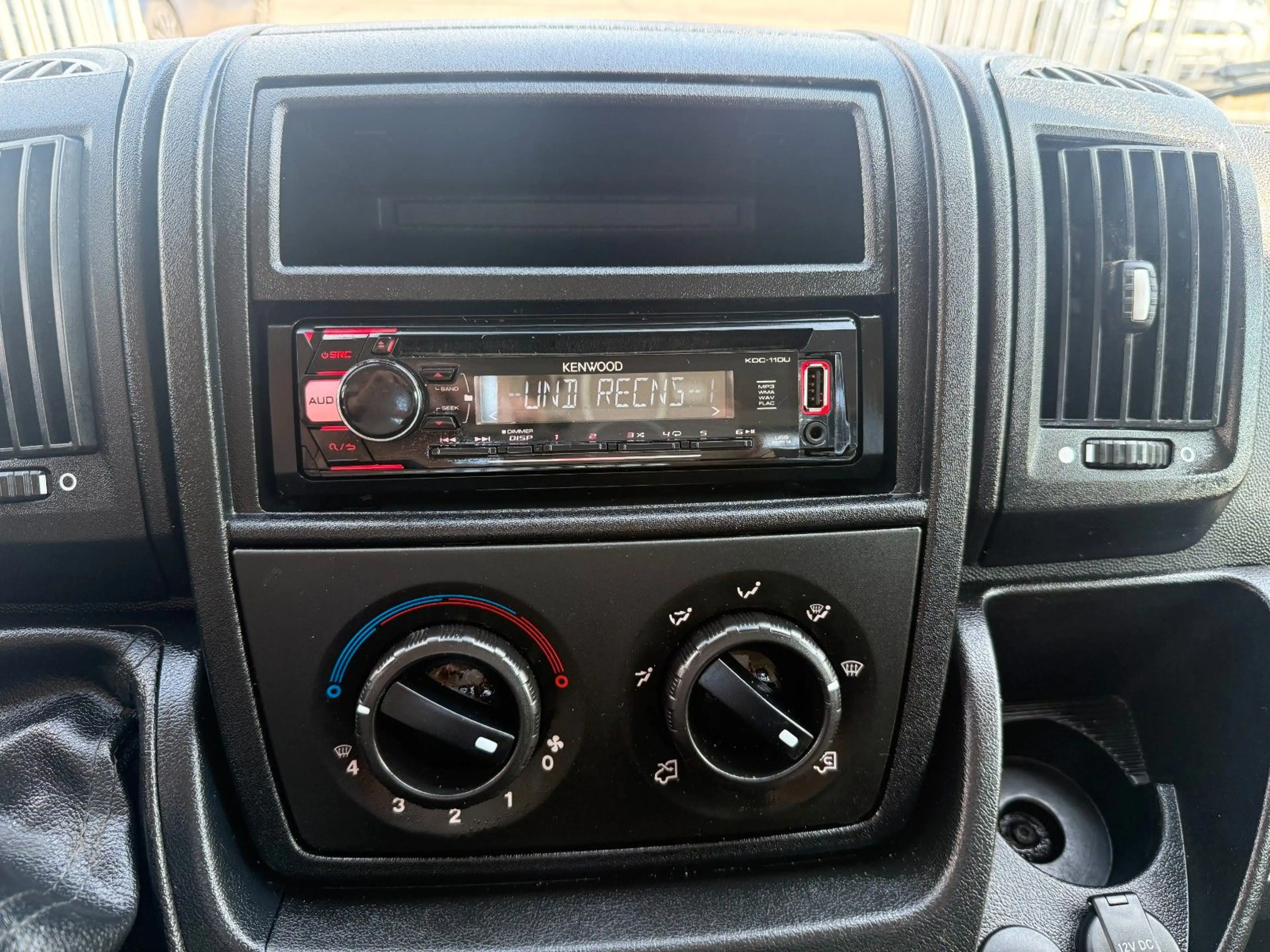 Peugeot Boxer Pritsche 335 L3 BlueHDi 130 3 Sitzer — photo 14