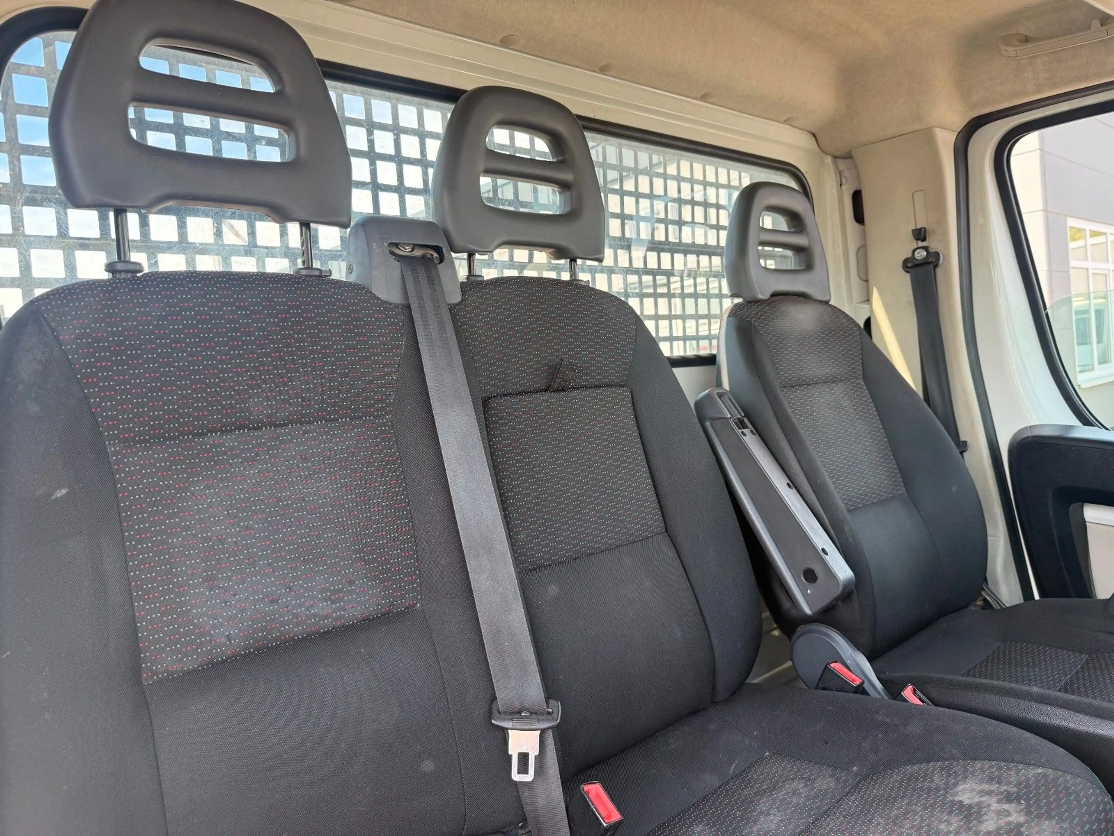 Peugeot Boxer Pritsche 335 L3 BlueHDi 130 3 Sitzer — photo 11