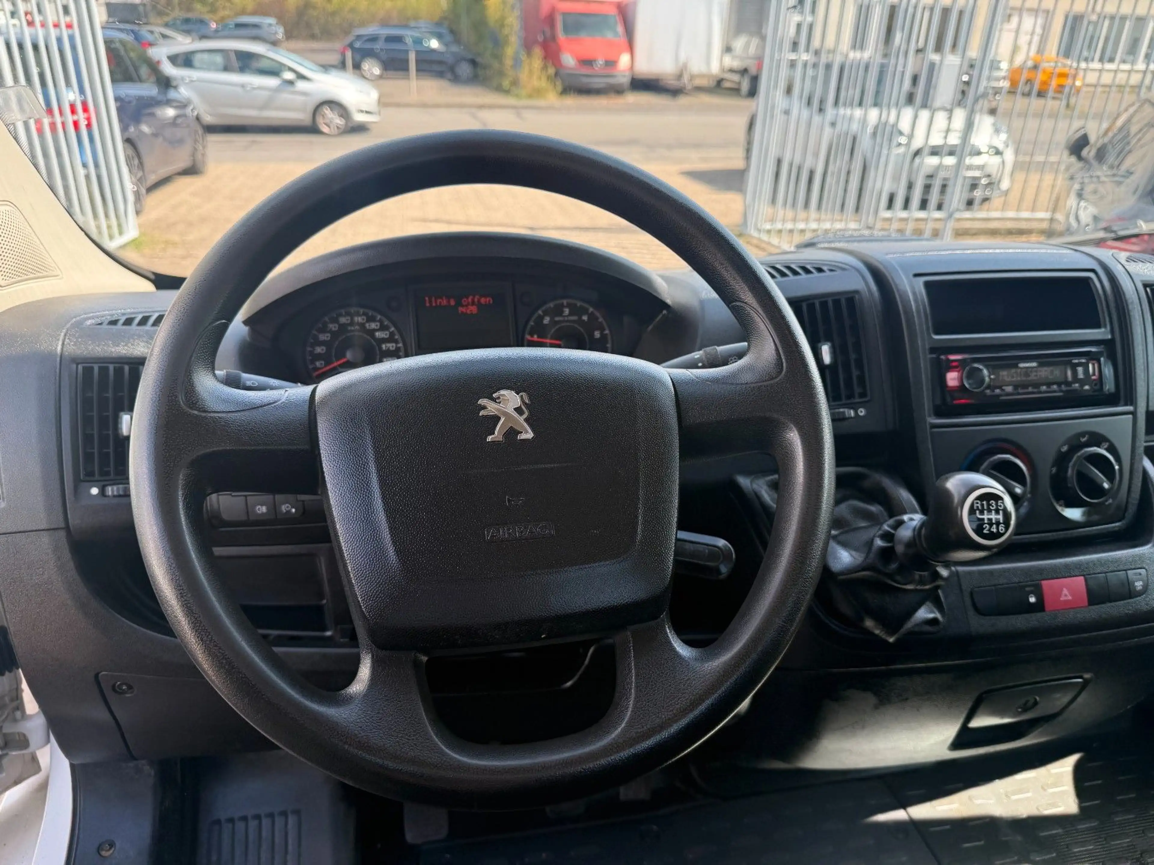 Peugeot Boxer Pritsche 335 L3 BlueHDi 130 3 Sitzer — photo 15