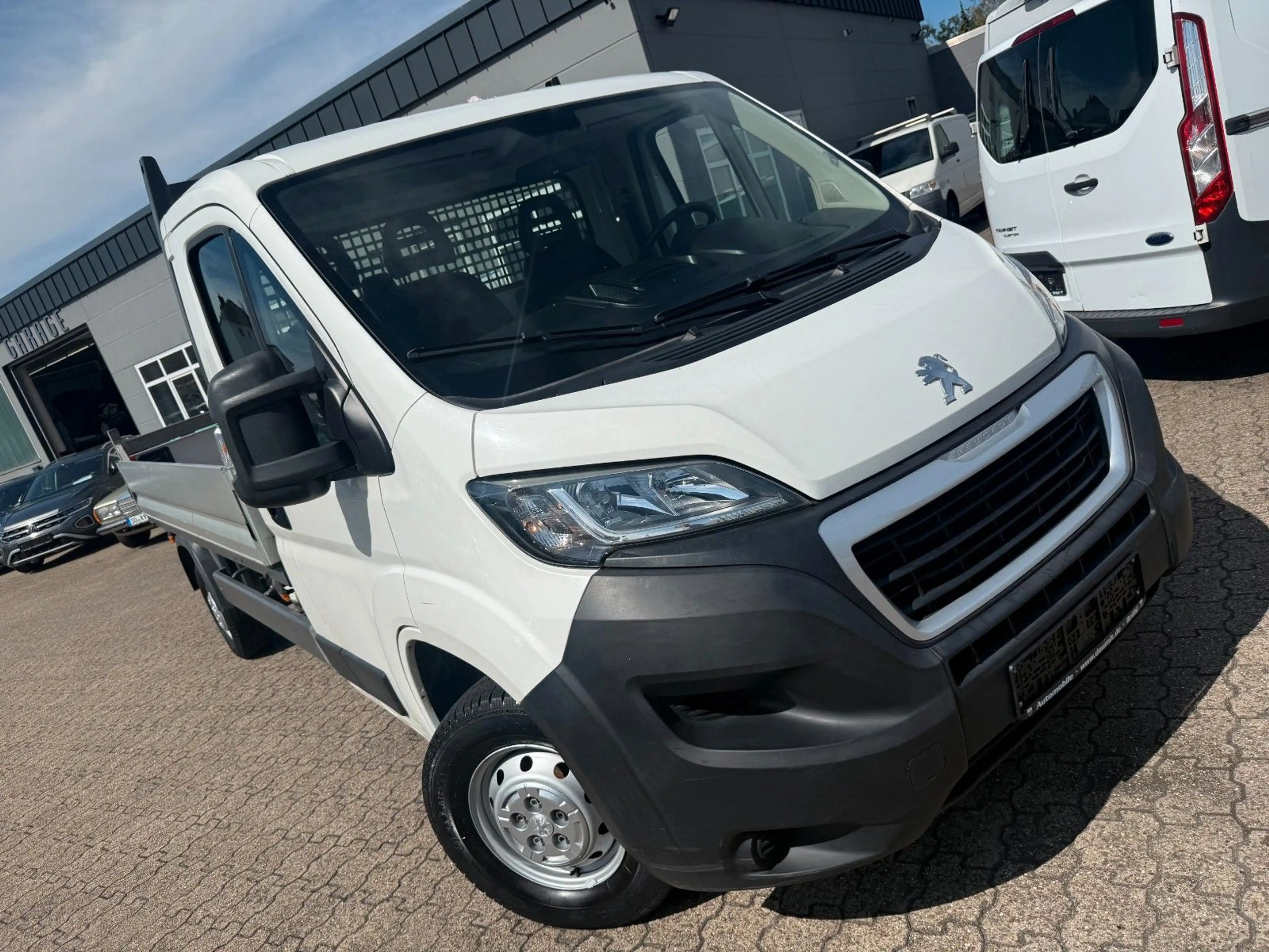 Peugeot Boxer Pritsche 335 L3 BlueHDi 130 3 Sitzer