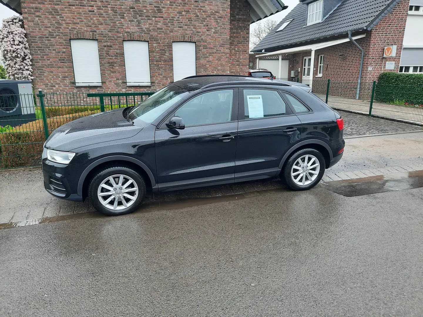 Audi Q3 Q3 1.4 TFSI Schwarz - 1