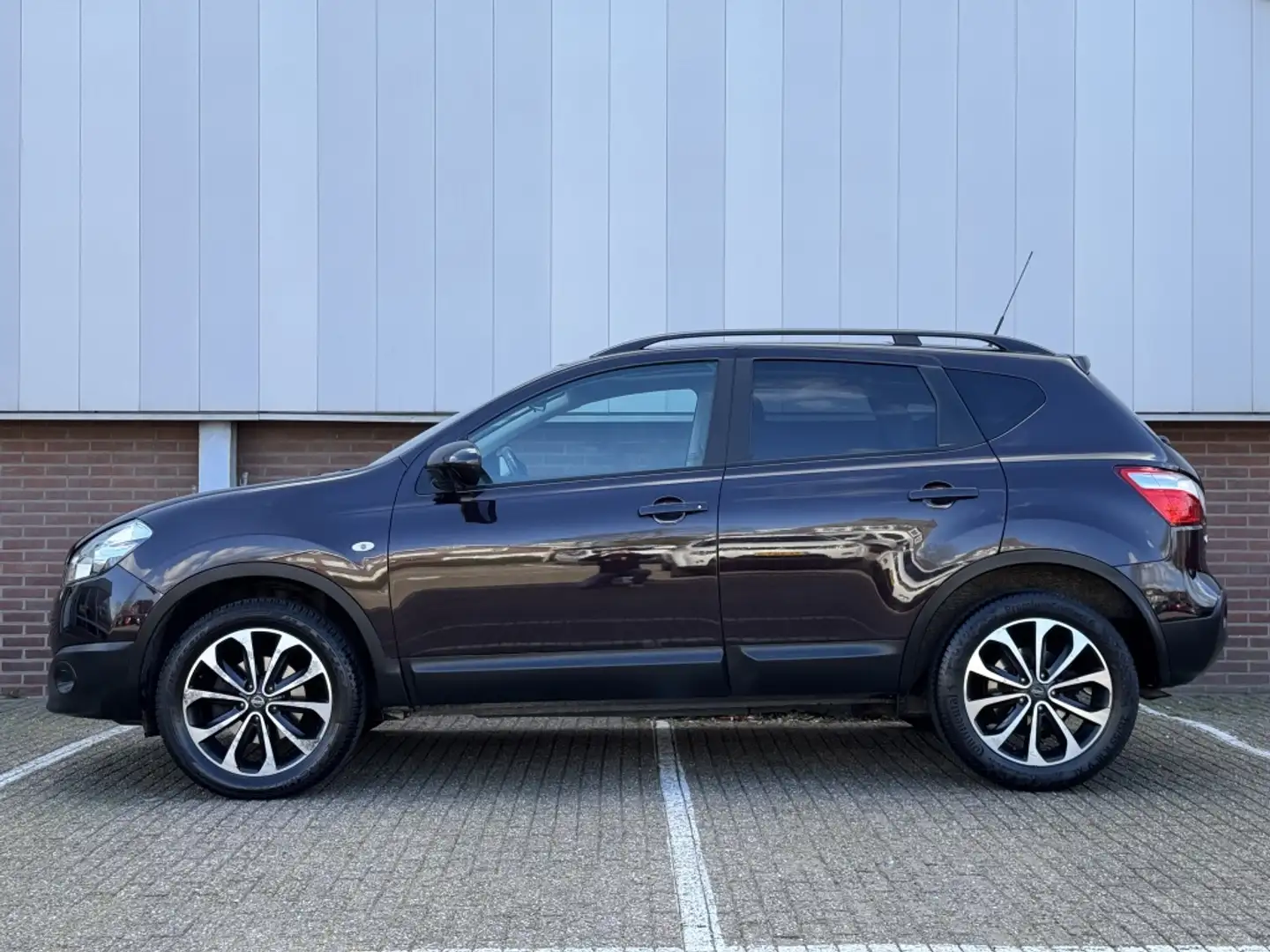 Nissan Qashqai Automaat 1.6 360 Violett - 2