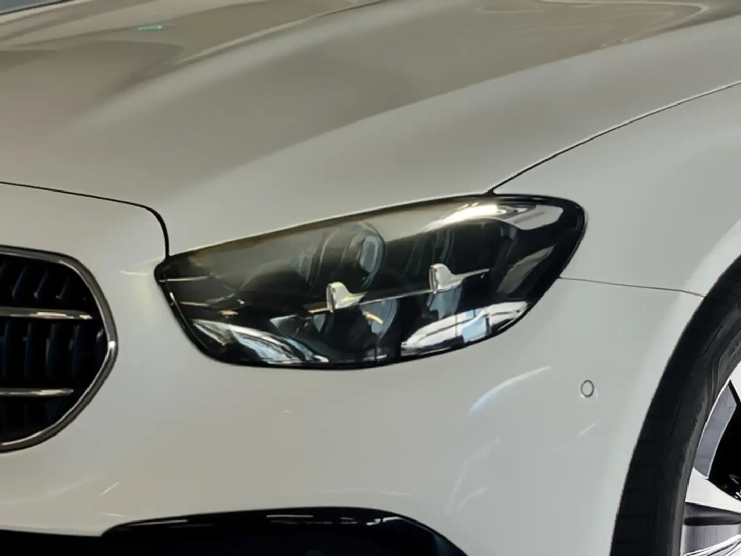 Mercedes-Benz E 300 de T AVANTGARDE+MBUX+DISTRONIC+NIGHT+AHK Blanc - 2