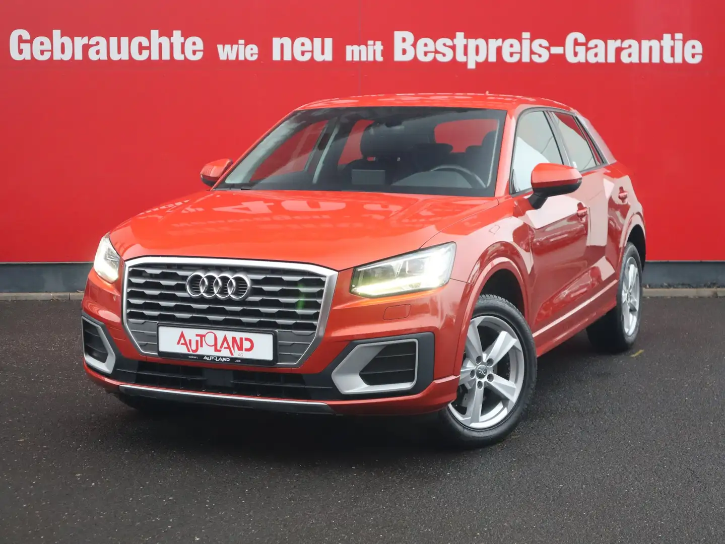 Audi Q2 1.4 TFSI sport LED Navi Sitzheizung AHK PDC Orange - 2