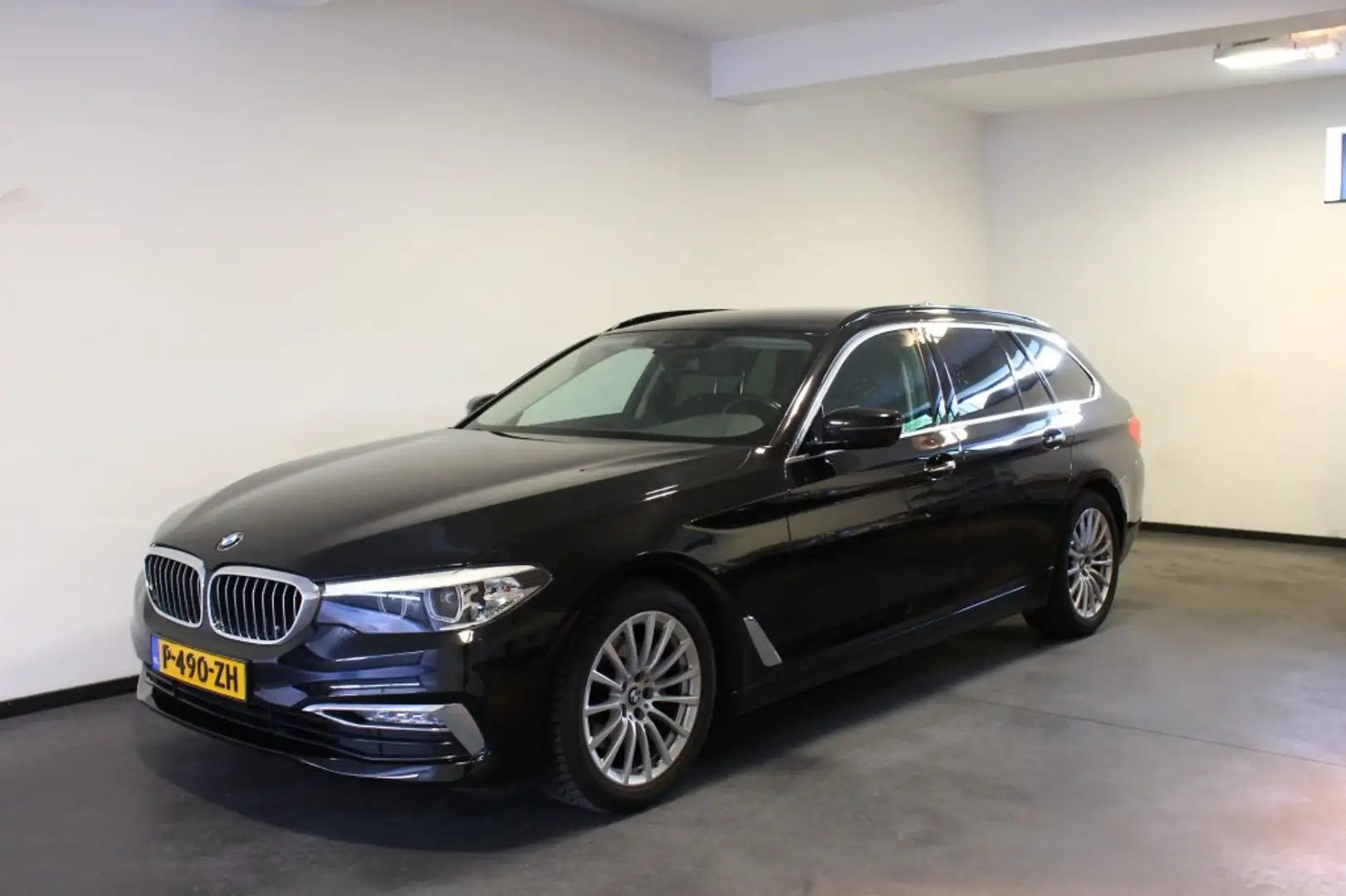 BMW 520 - Zwart - 1