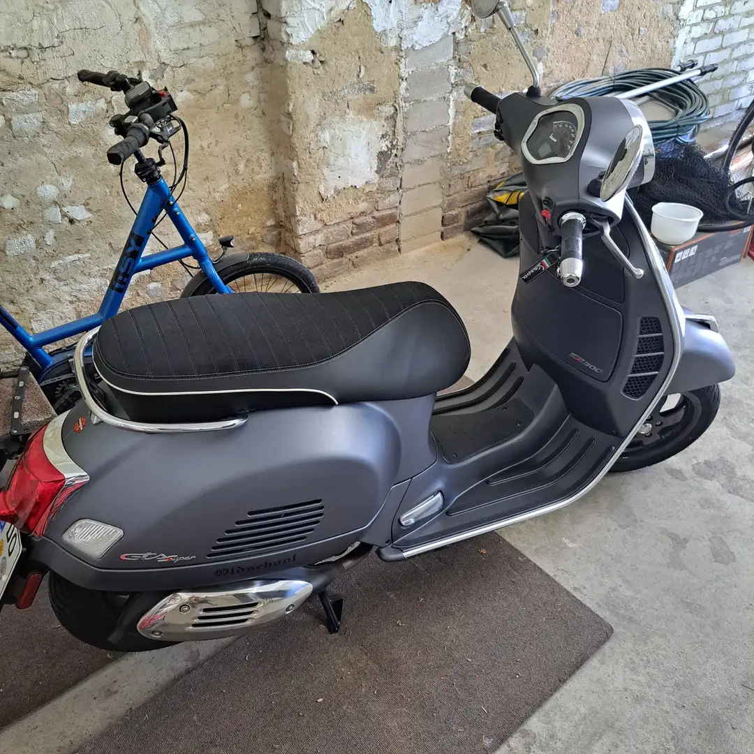 Vespa GTS Super Sport 300 hpe supersport Grau - 2