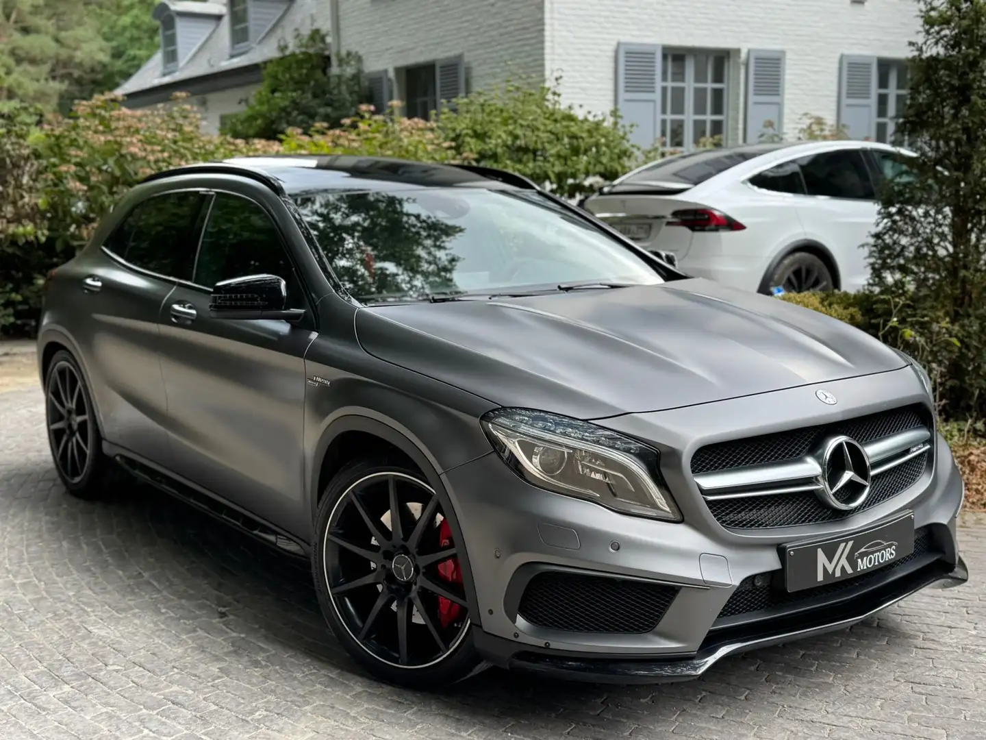 Mercedes-Benz GLA 45 AMG 4-Matic /Gray Magno/Panorama/20''wheels/ Exclusive Grau - 2