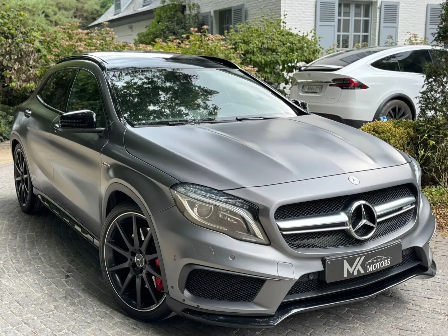 Mercedes-Benz GLA 45 AMG 4-Matic /Gray Magno/Panorama/20''wheels/ Exclusive Grau - 1