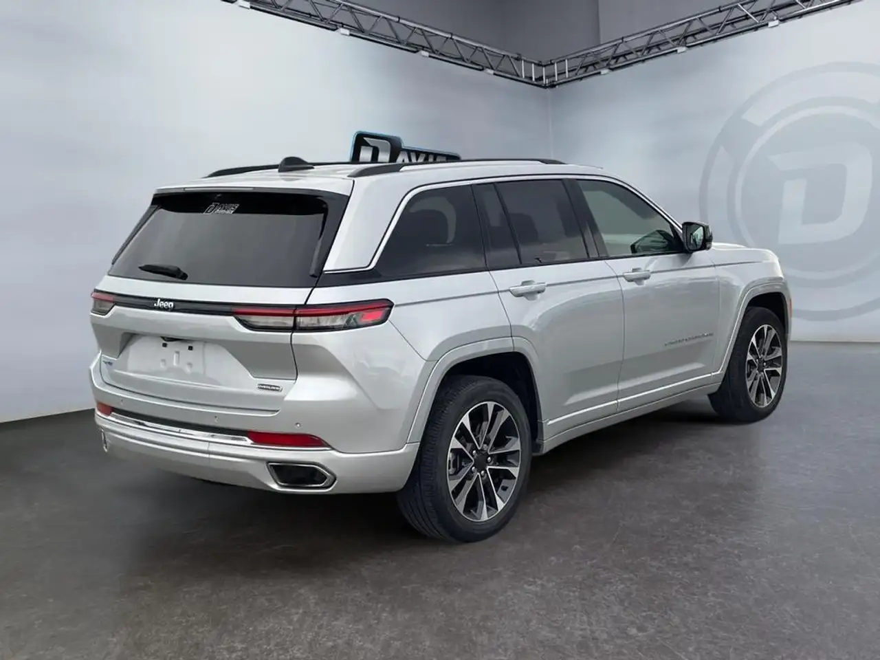 Jeep Grand Cherokee снимка Jeep Grand Cherokee