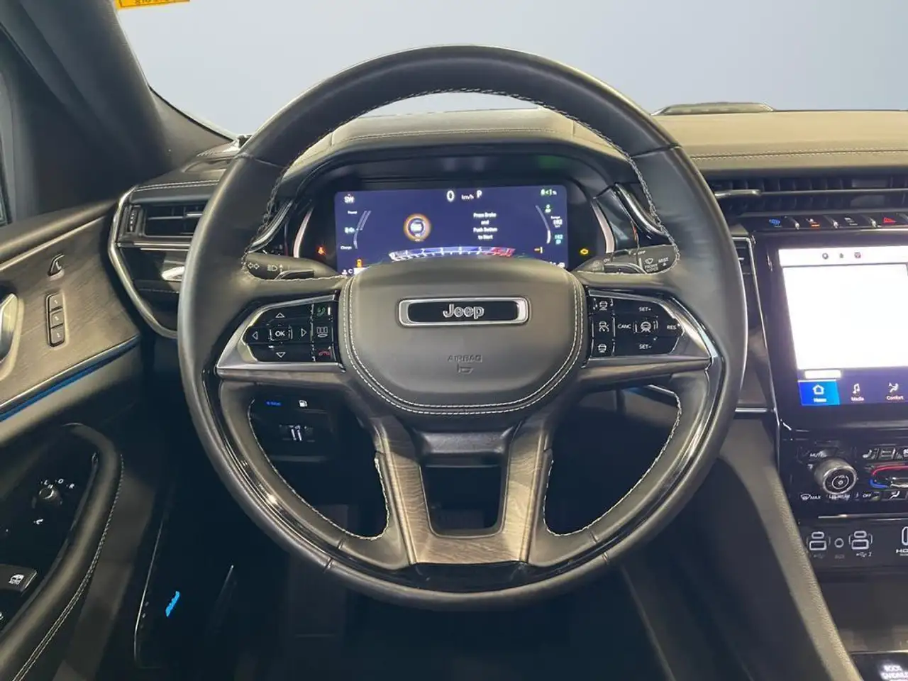 Jeep Grand Cherokee снимка Jeep Grand Cherokee