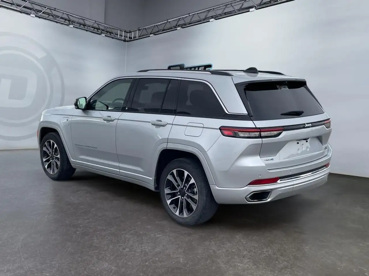 Jeep Grand Cherokee снимка Jeep Grand Cherokee