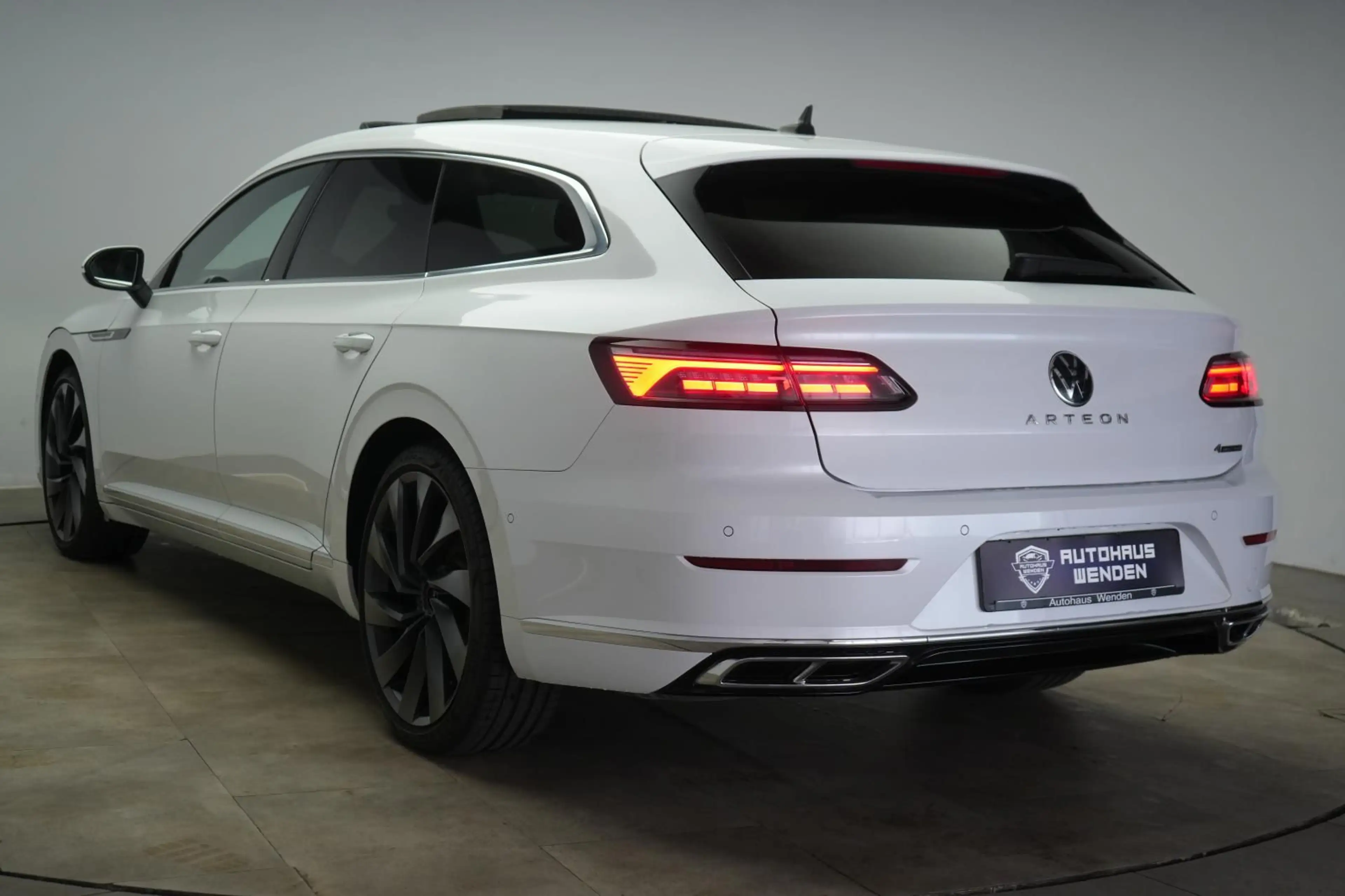 Volkswagen Arteon Shooting Brake 2.0 TDI 4Motion R-Line Pan — photo 9