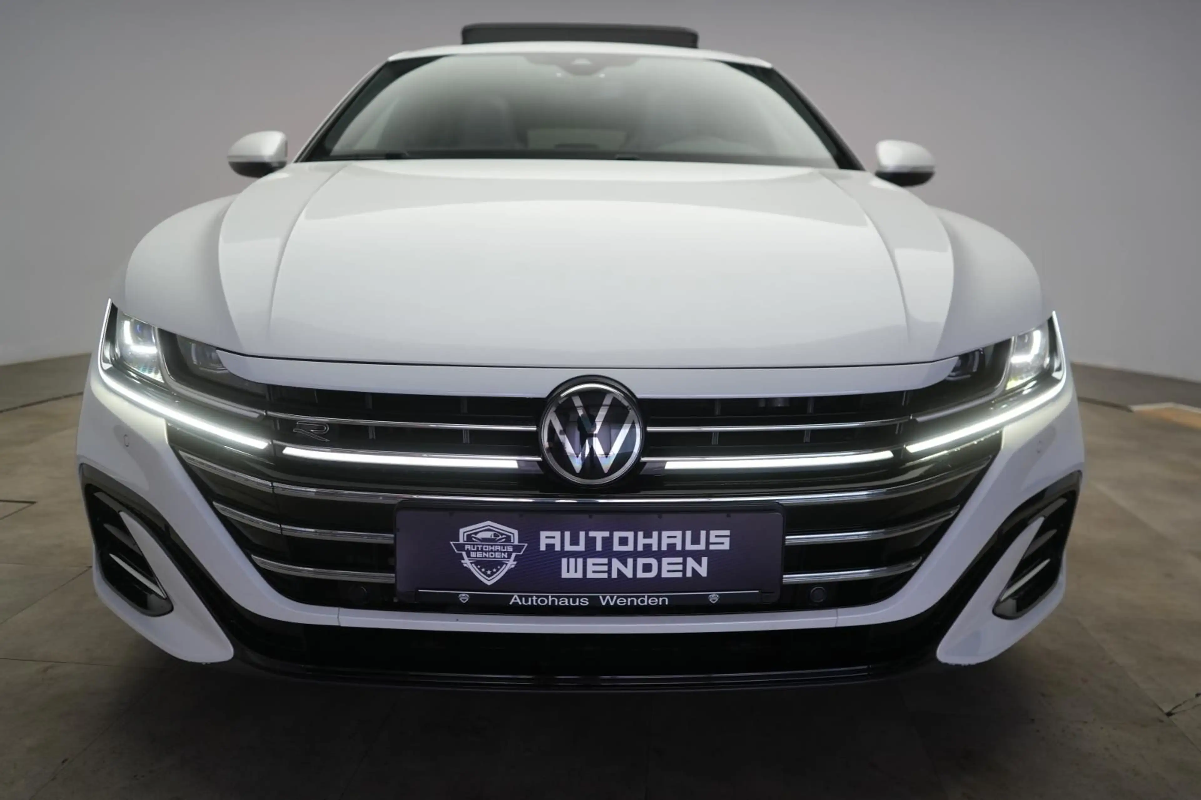 Volkswagen Arteon Shooting Brake 2.0 TDI 4Motion R-Line Pan — photo 4