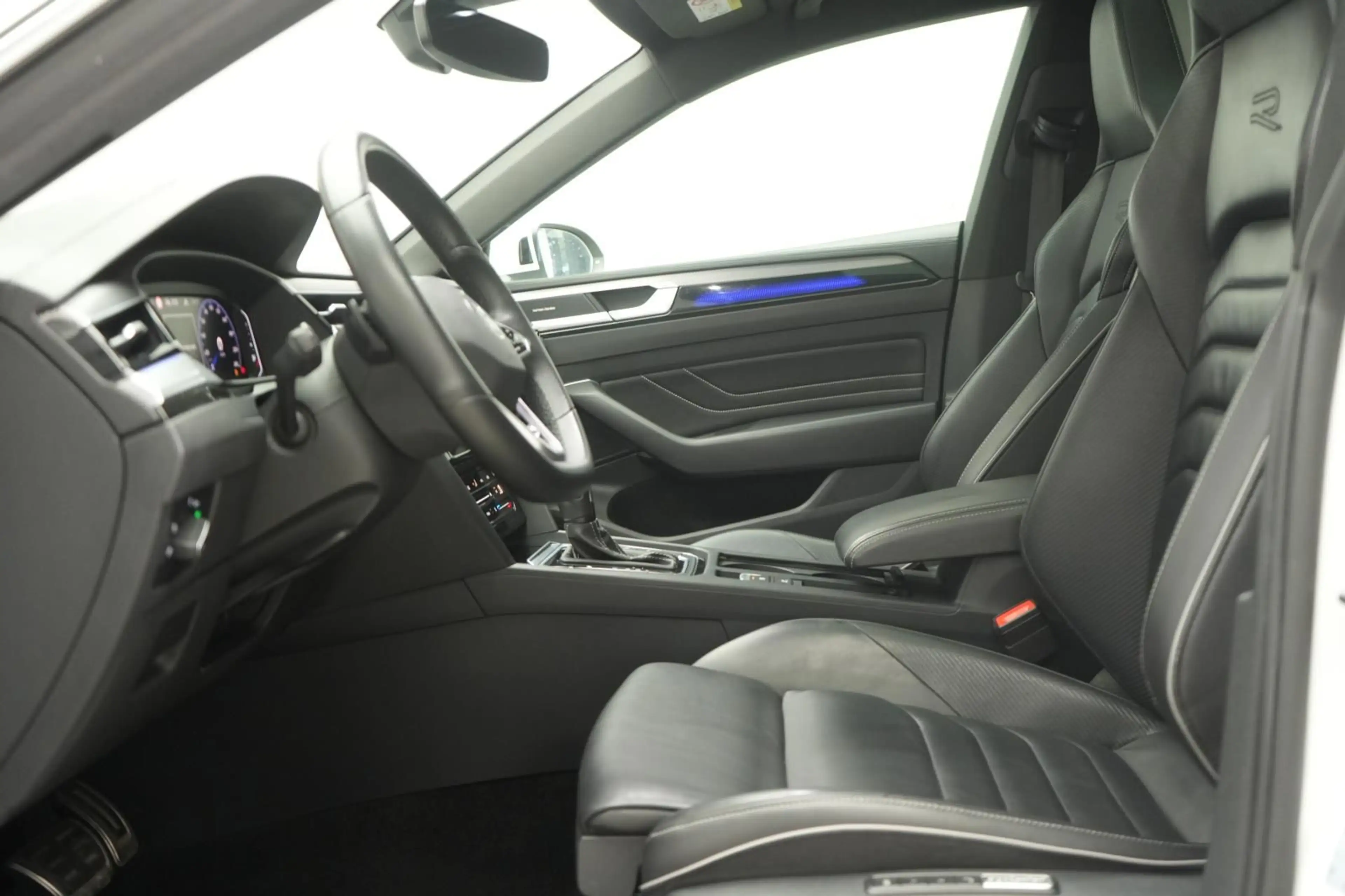 Volkswagen Arteon Shooting Brake 2.0 TDI 4Motion R-Line Pan — photo 13