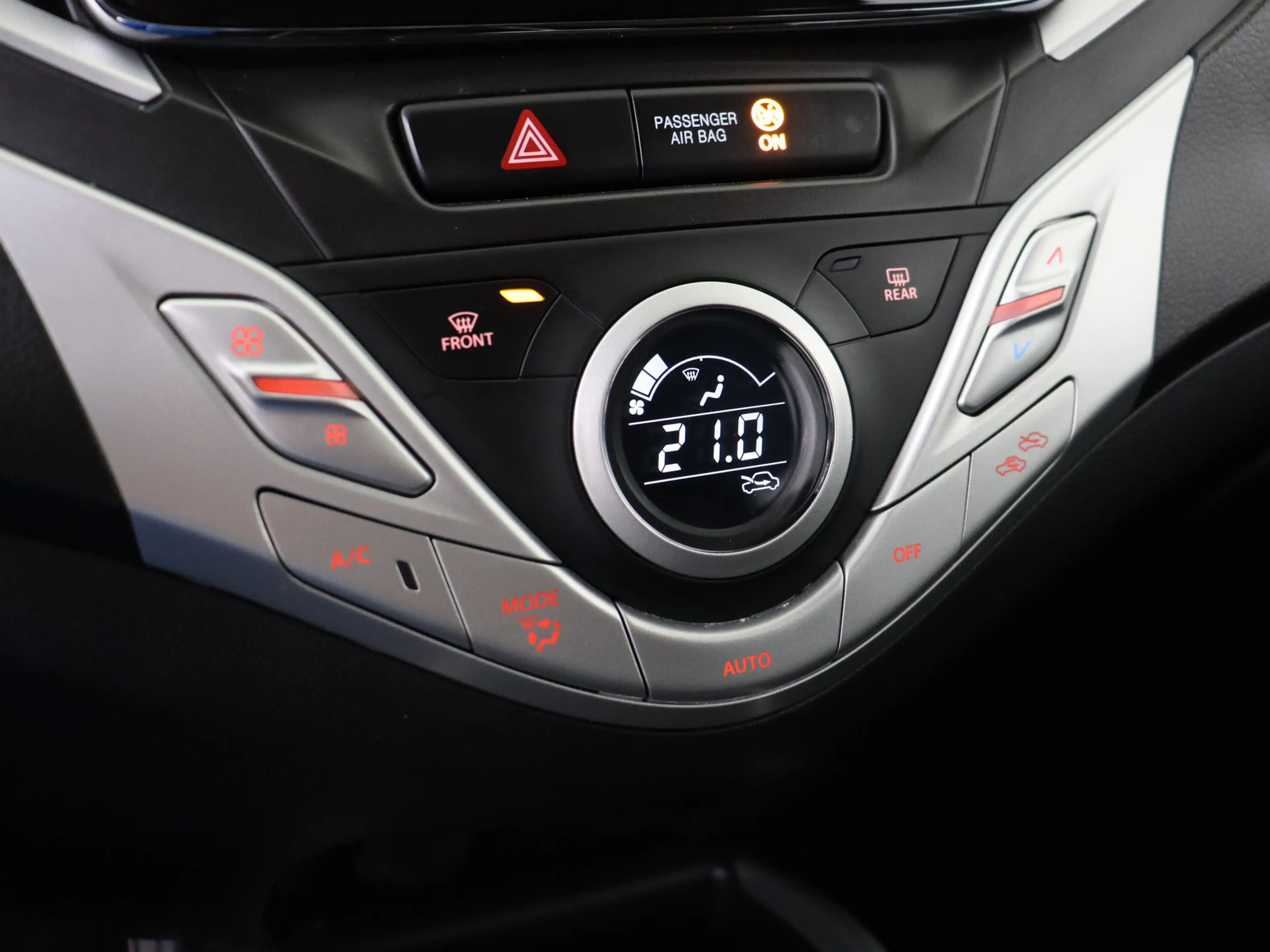 Suzuki Baleno 1.2 Smart Hybrid High Executive | Dealer onderhoud — photo 9