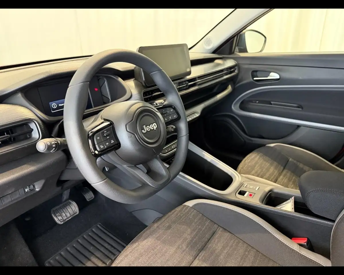 Jeep Avenger 1.2 Turbo e-Hybrid MHEV Longitude 11