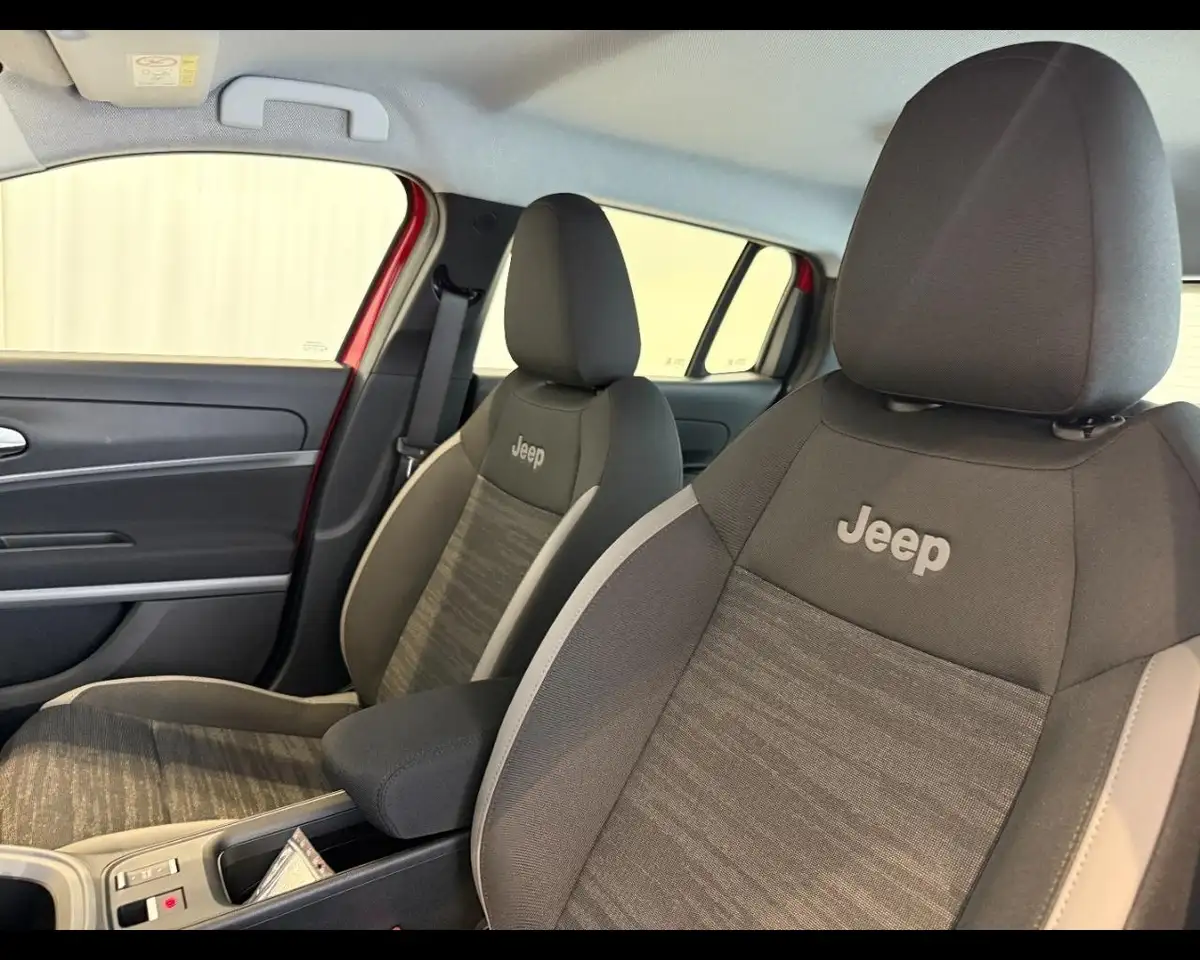 Jeep Avenger 1.2 Turbo e-Hybrid MHEV Longitude 12