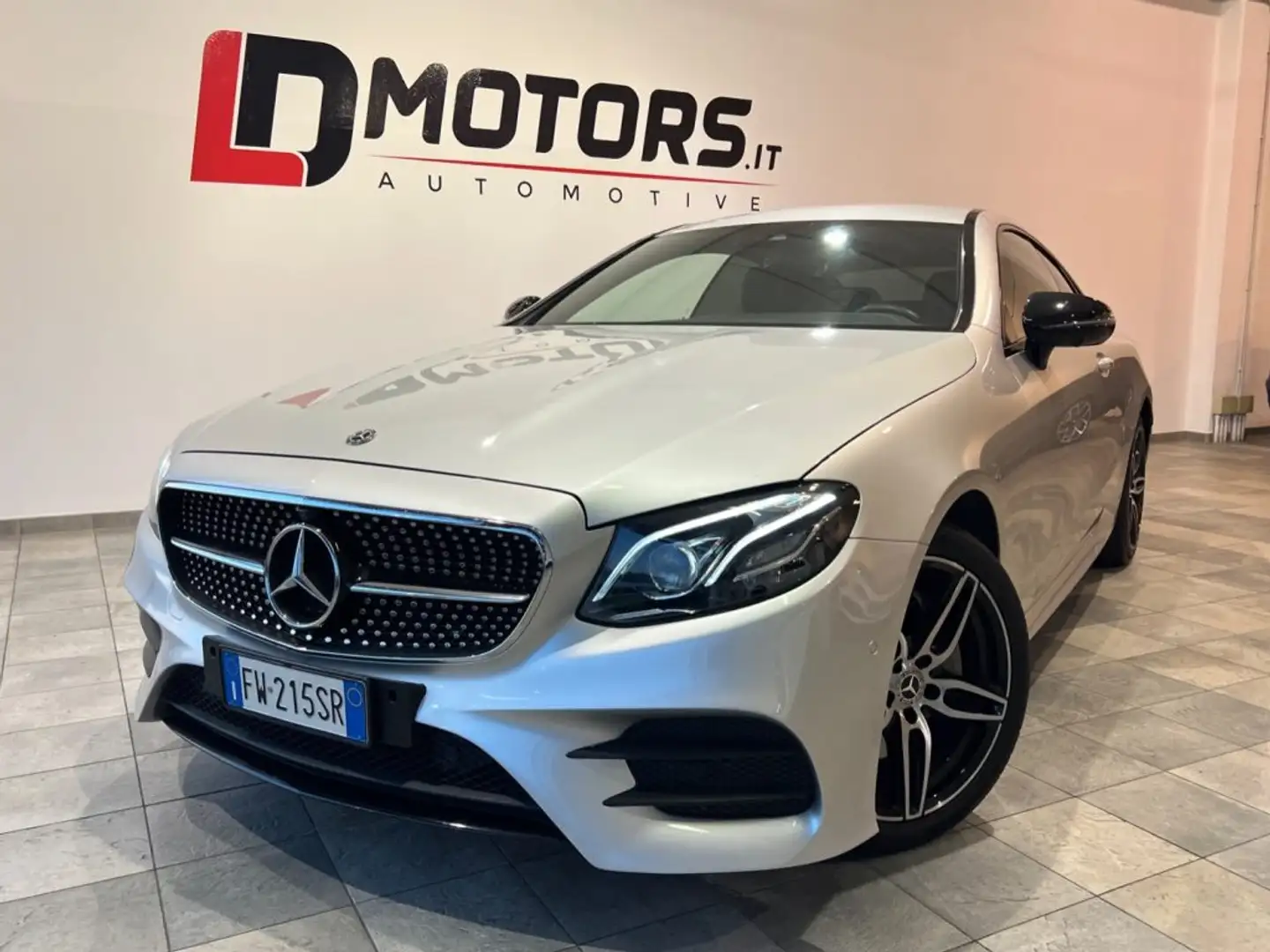 Mercedes-Benz E 220 d 4Matic Premium AMG Line Zilver - 2