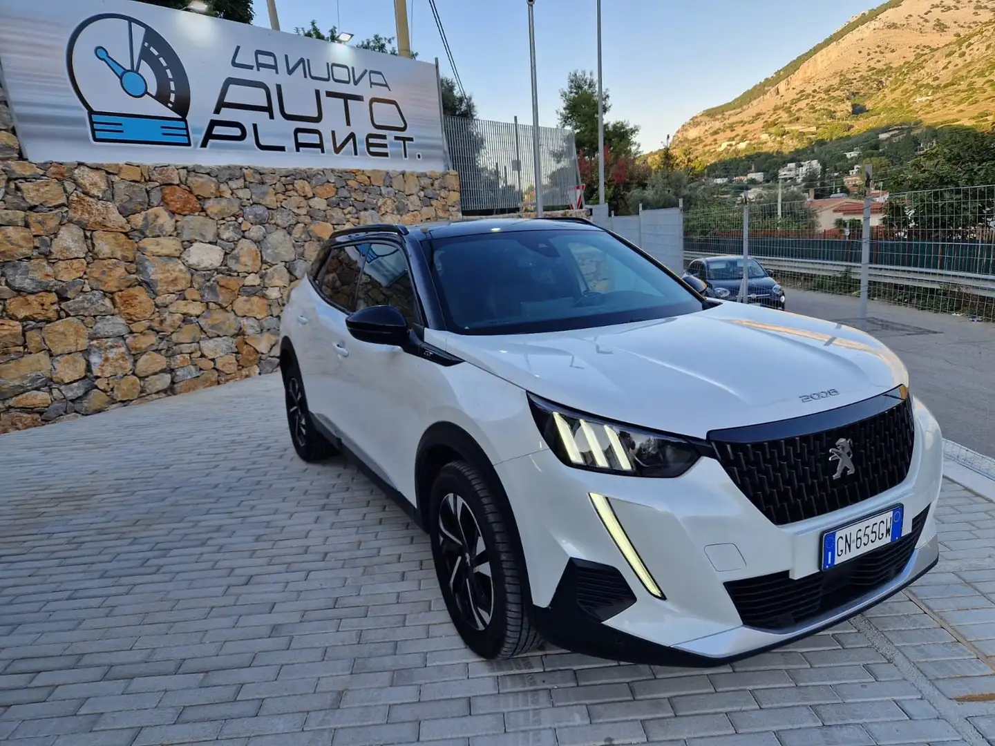 Peugeot 2008 2008 II 2020 1.5 bluehdi GT s Bianco - 2