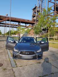 Q50 dazu beide Felgen (Silber und Schwarz)