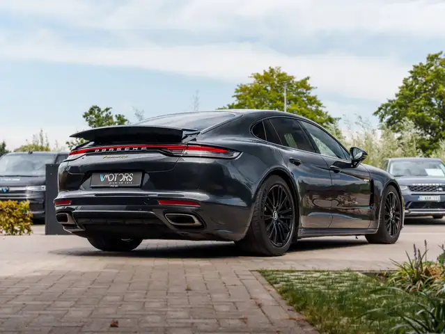 Porsche Panamera view 4