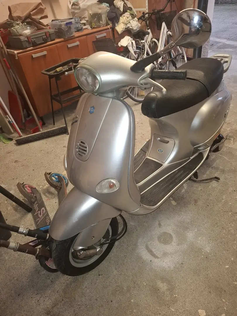 Piaggio ET 4 Silber - 2
