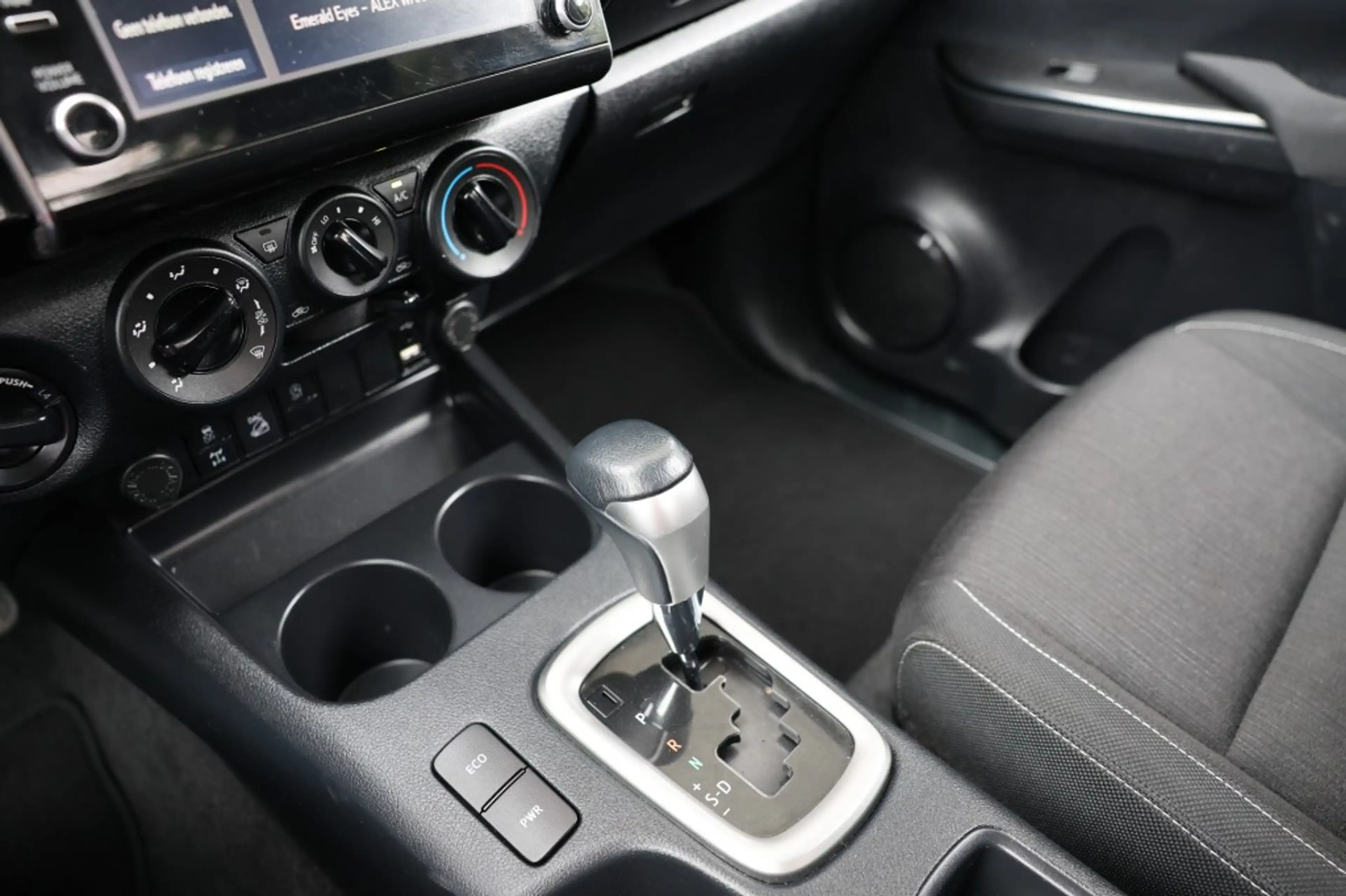 Toyota Hilux 2.4 D-4D X-TRA CAB CHALLENGER A/T 4WD VAN MARGE — photo 17