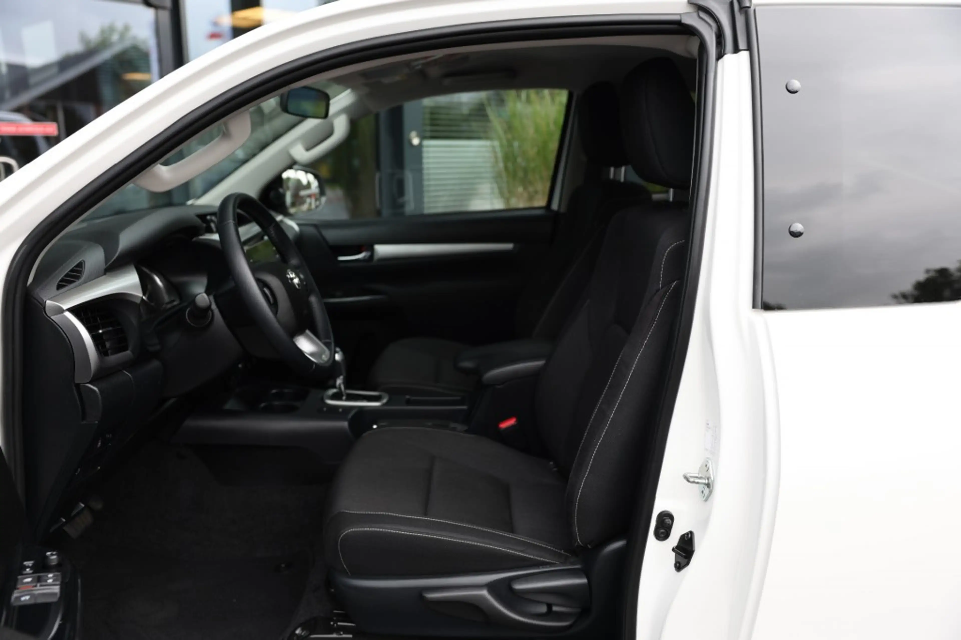 Toyota Hilux 2.4 D-4D X-TRA CAB CHALLENGER A/T 4WD VAN MARGE — photo 8