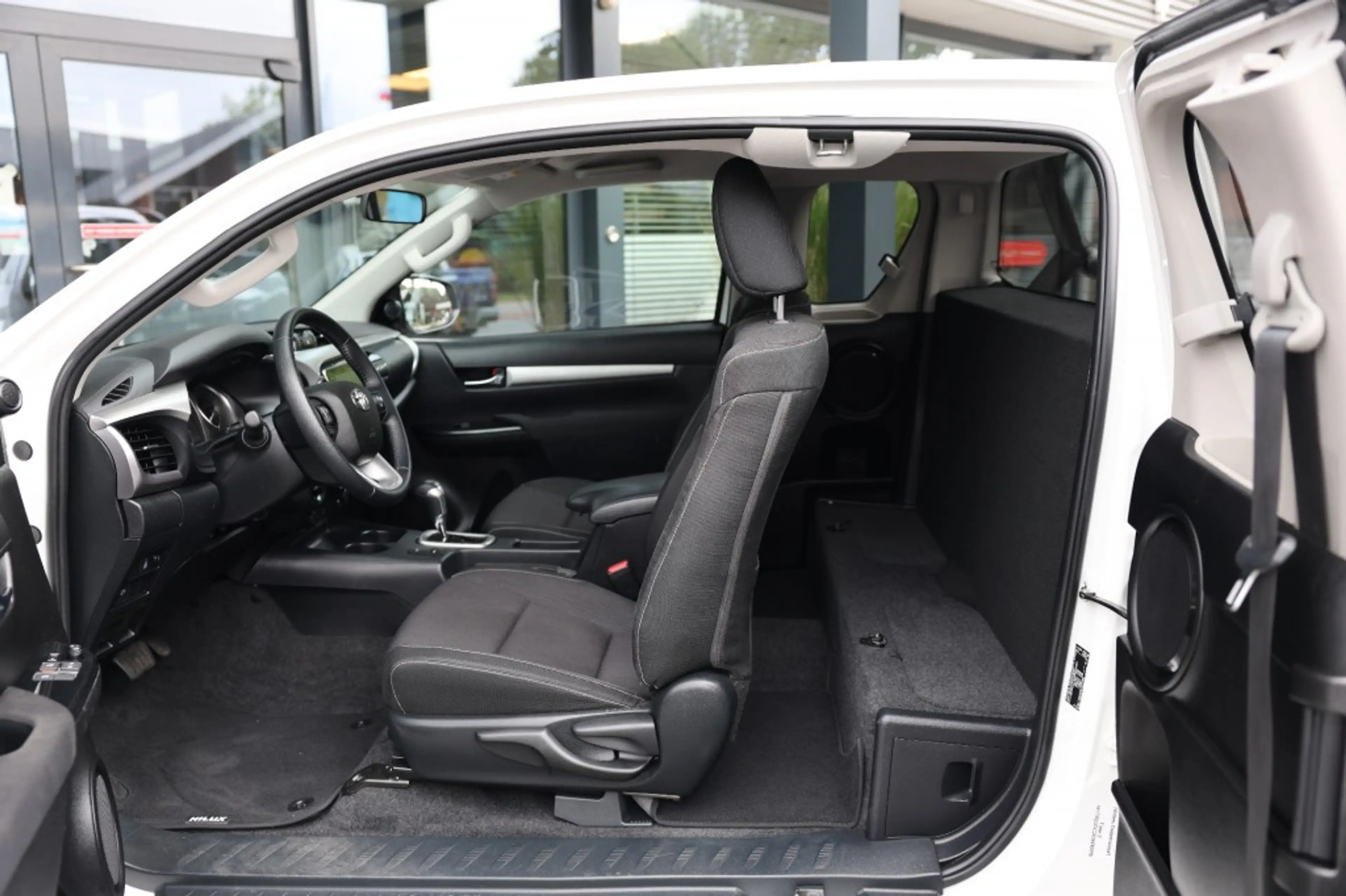 Toyota Hilux 2.4 D-4D X-TRA CAB CHALLENGER A/T 4WD VAN MARGE — photo 9