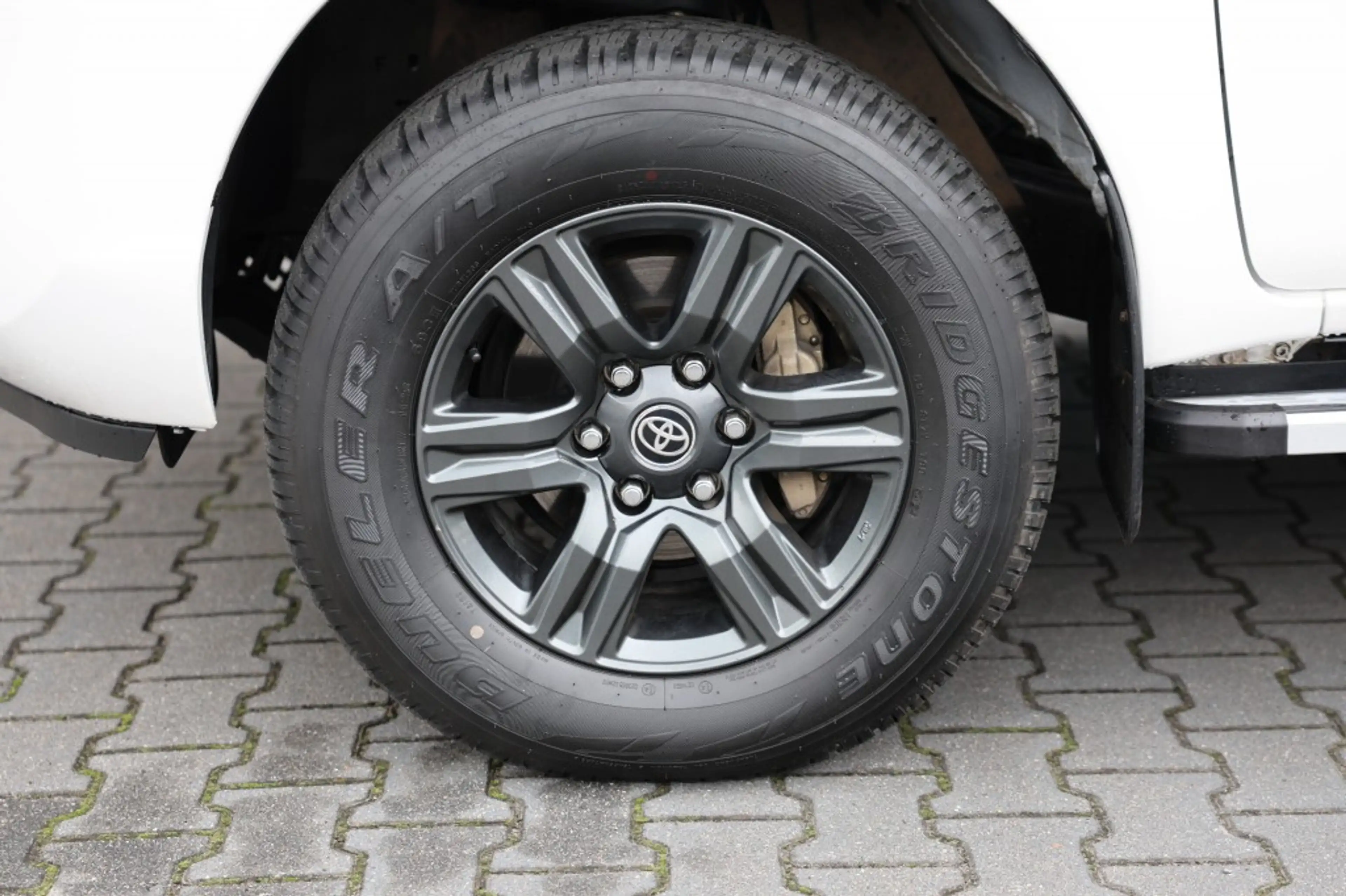 Toyota Hilux 2.4 D-4D X-TRA CAB CHALLENGER A/T 4WD VAN MARGE — photo 3