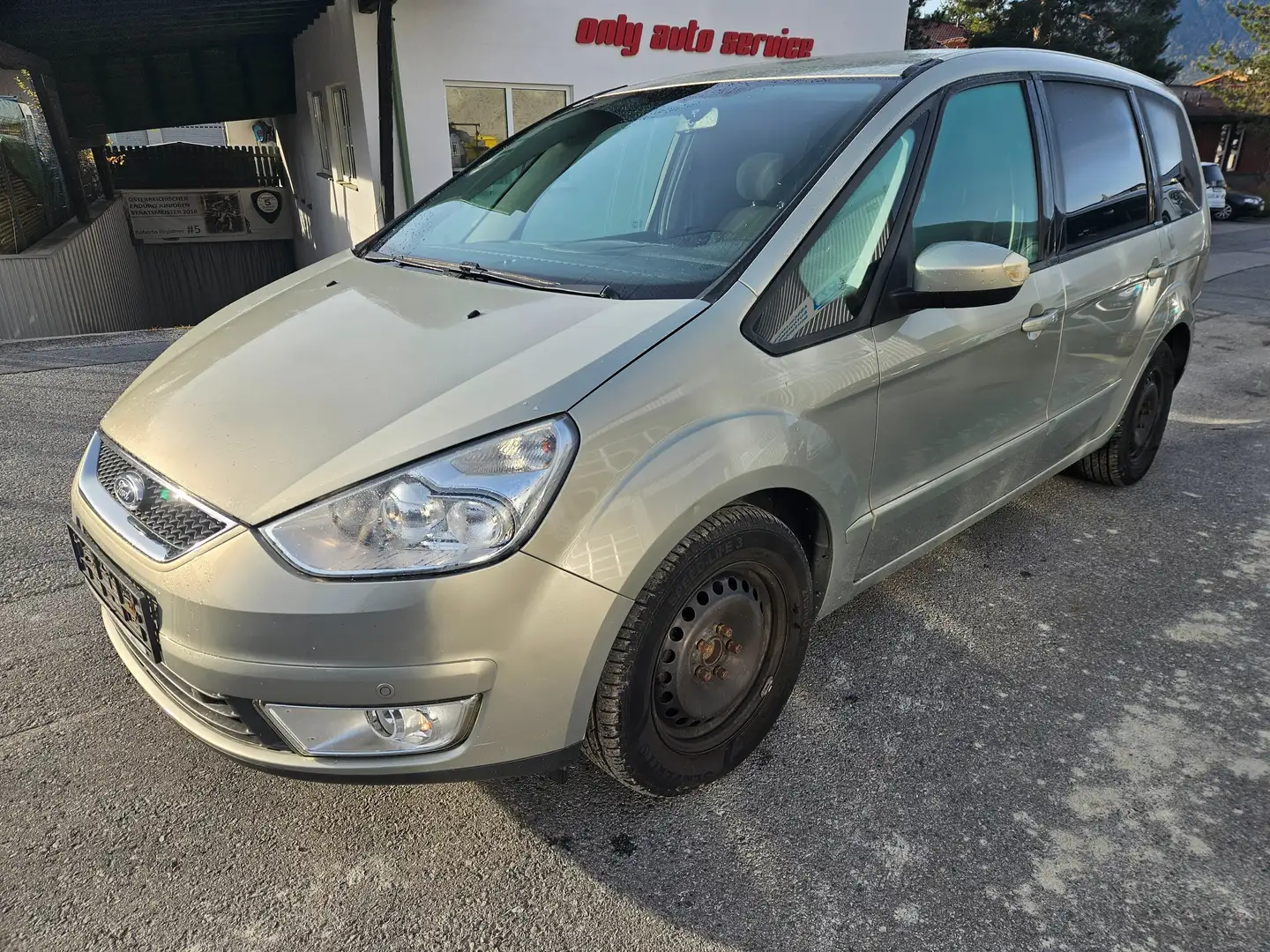 Ford Galaxy Galaxy PERFEKT!!! 2,0 TDCi DPF Trend FIX PREIS!!! Gris - 1