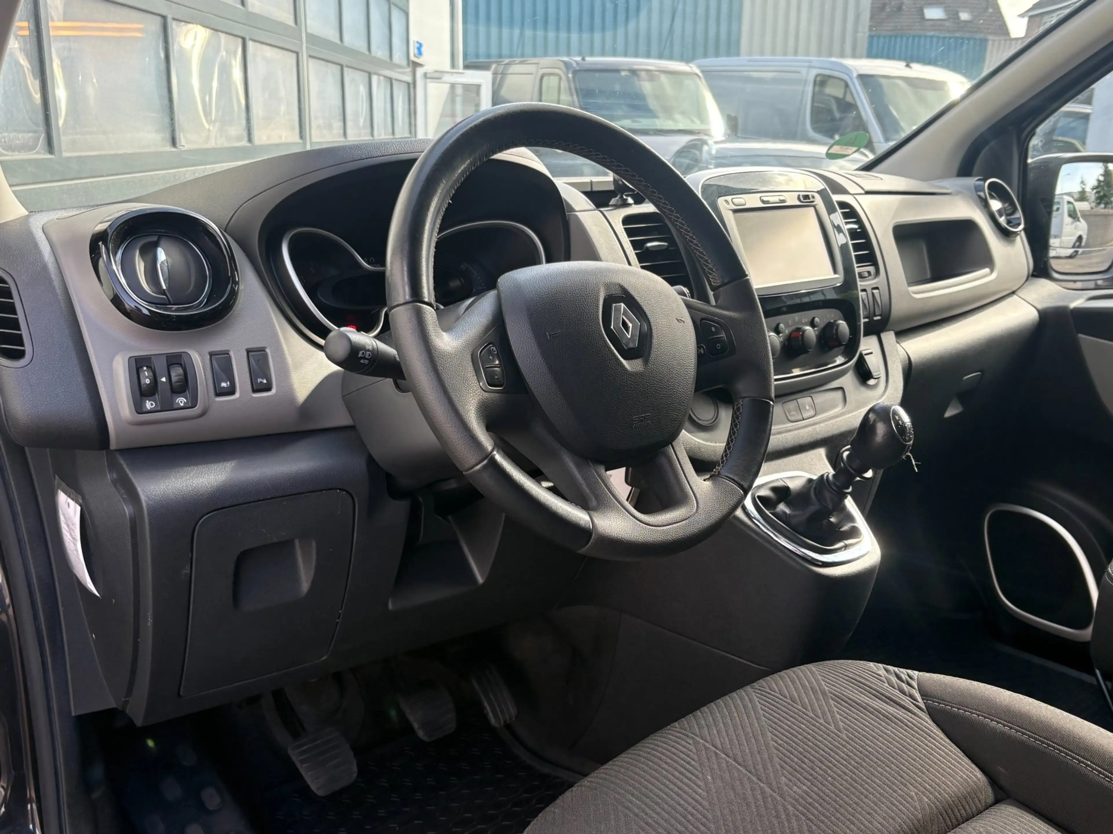 Renault Trafic 1.6dCi 125pk L2H1 DC 5-pers. Airco Cruise EURO 6! — photo 2