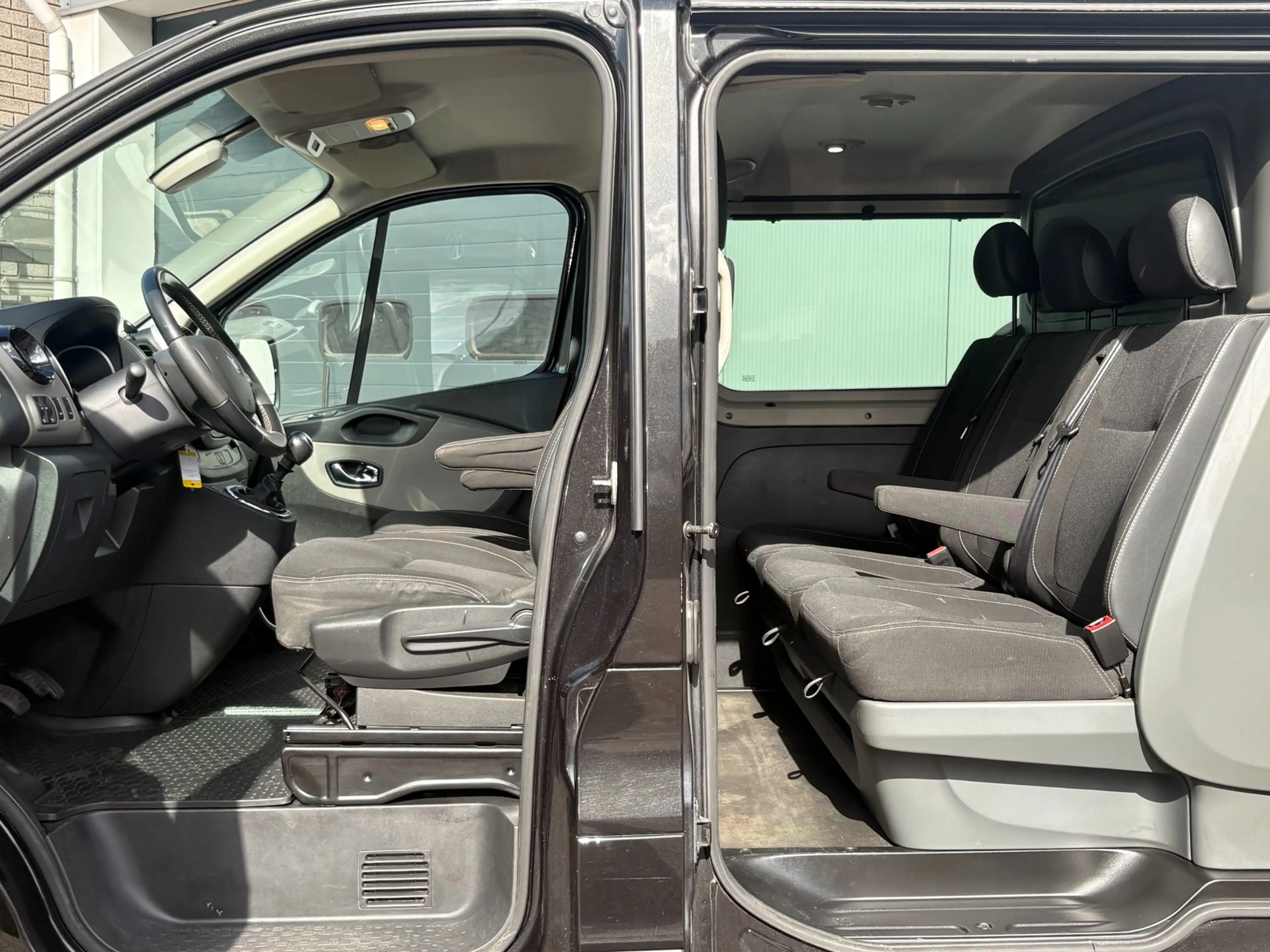 Renault Trafic 1.6dCi 125pk L2H1 DC 5-pers. Airco Cruise EURO 6! — photo 3