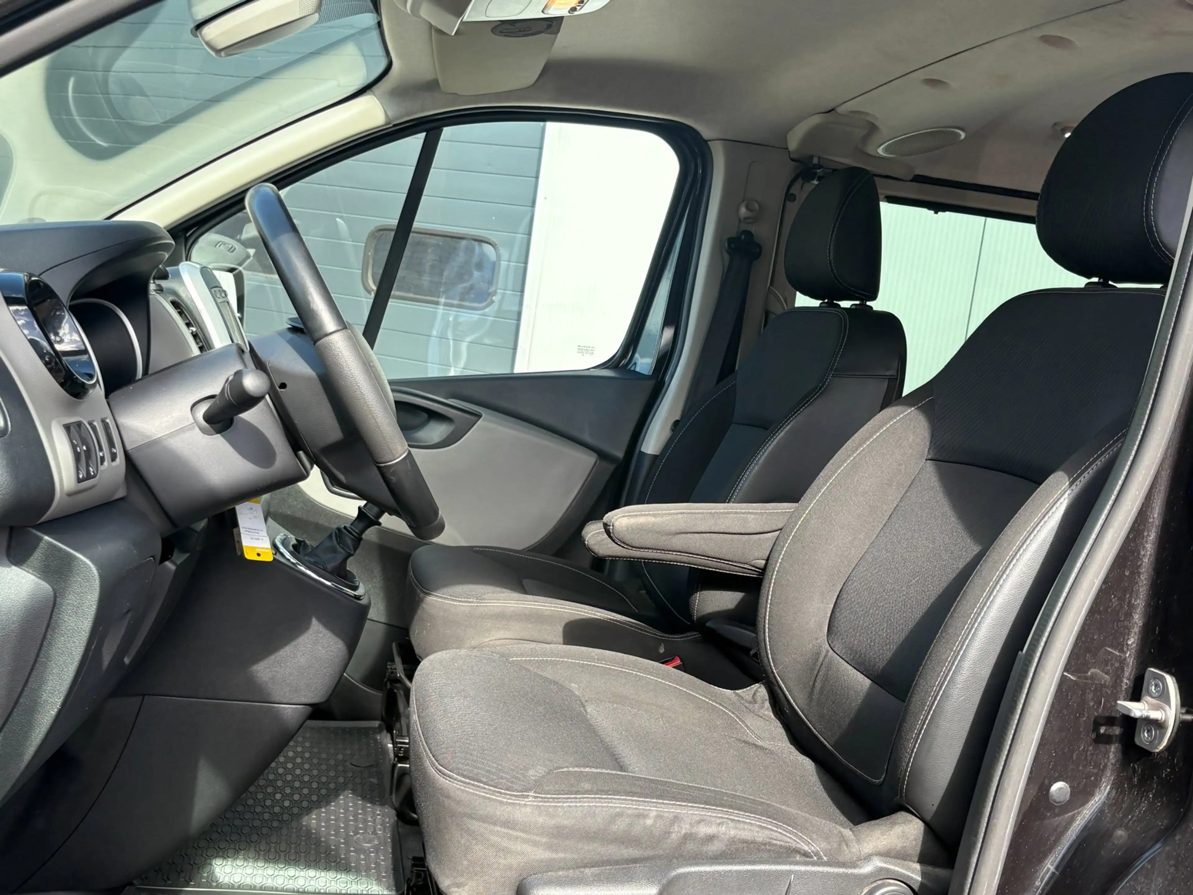 Renault Trafic 1.6dCi 125pk L2H1 DC 5-pers. Airco Cruise EURO 6! — photo 4