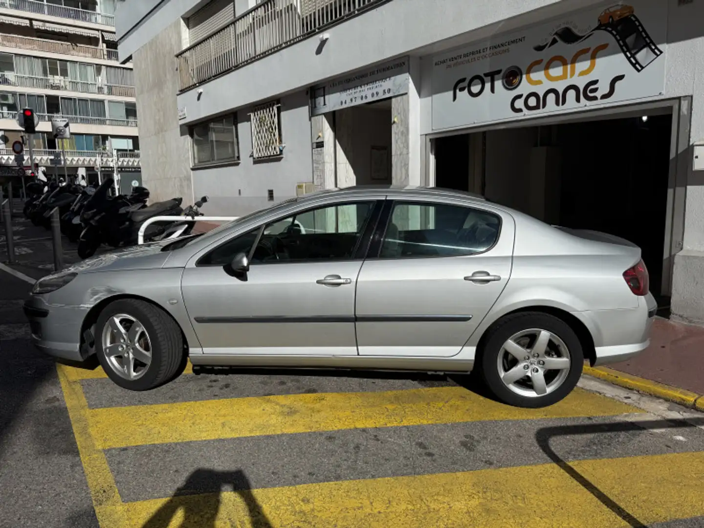 Peugeot 407 2.0 HDI136 CONFORT BAA Gris - 2