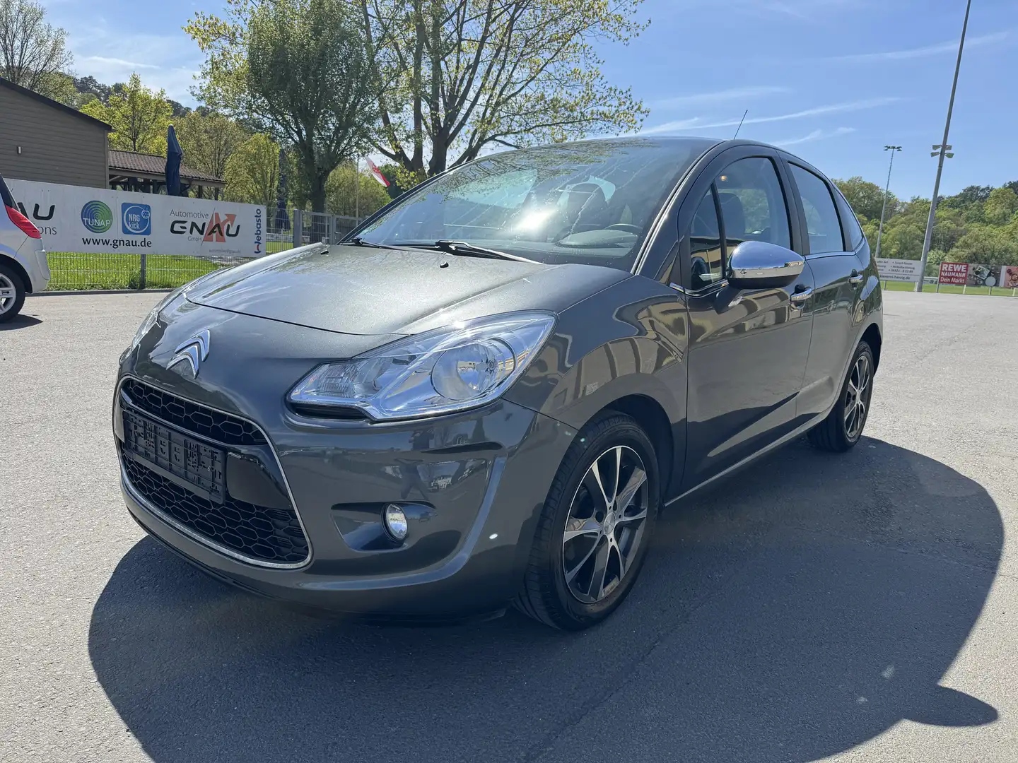 Citroen C3 Selection 1.4 / Klima / Panorama-Dch Grau - 1