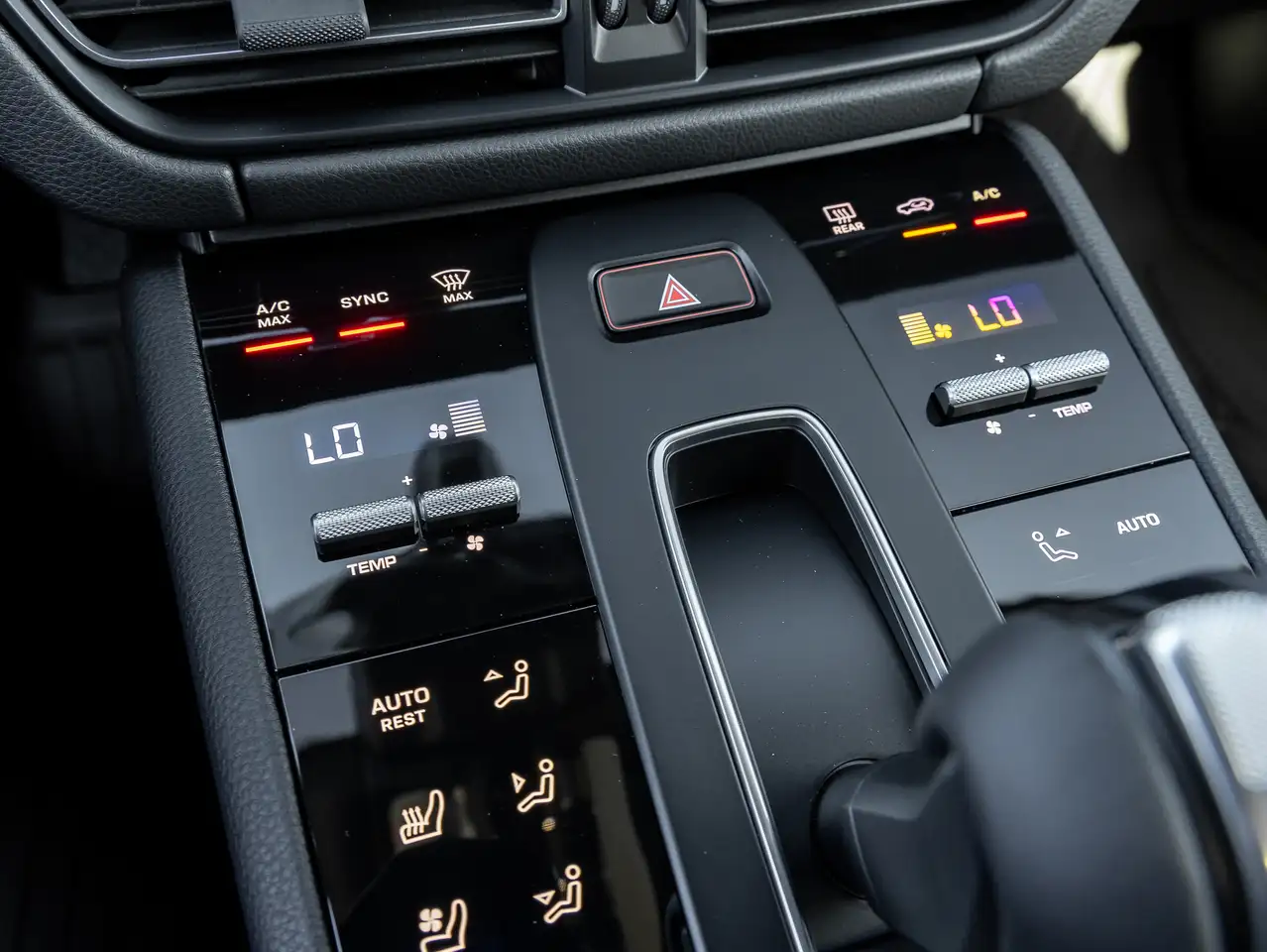 Porsche Macan снимка Porsche Macan
