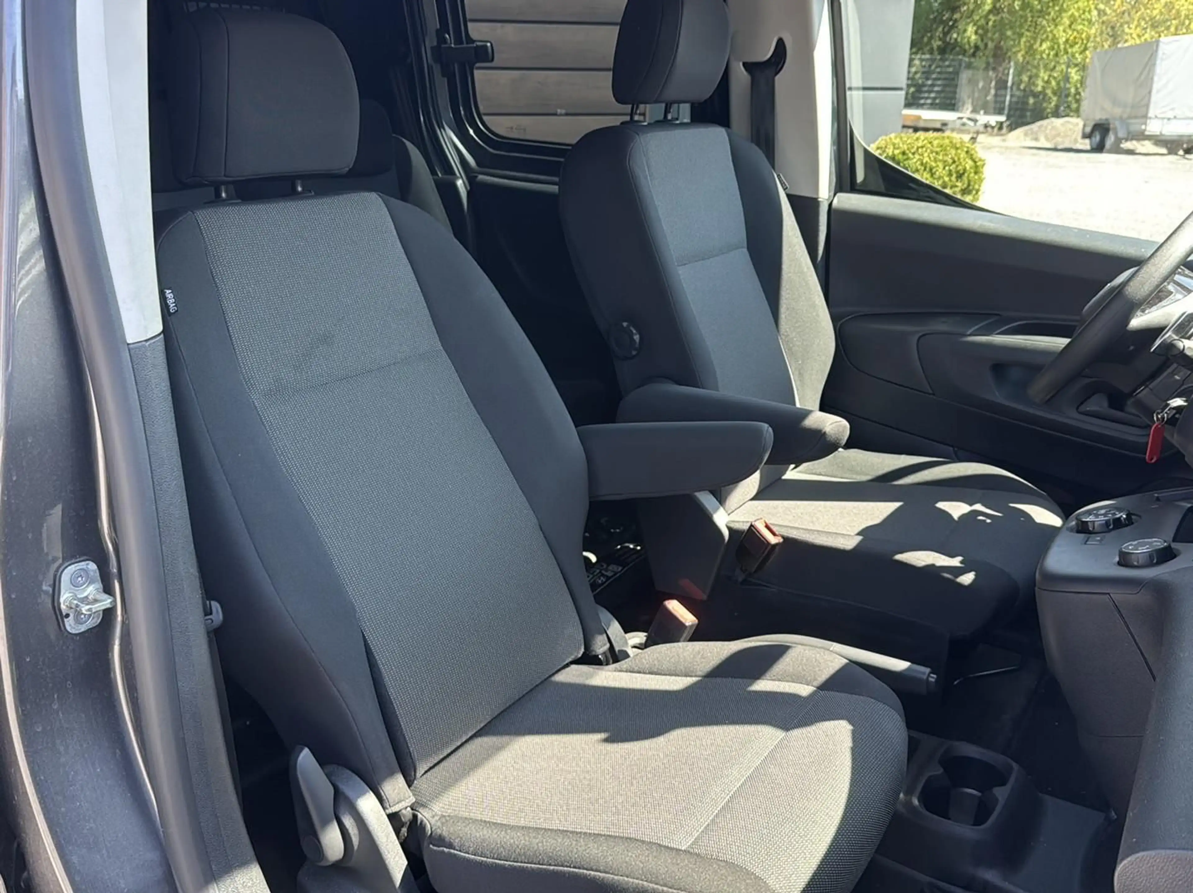 Peugeot Partner 1.5 HDi Autom. Premium FlexCab L2 StHz — photo 14