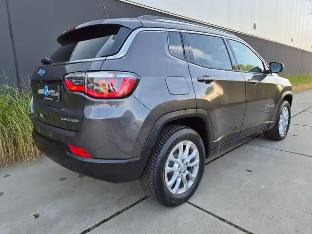 Jeep Compass view 3
