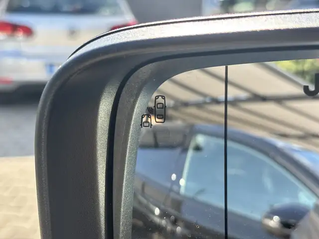Jeep Renegade view 15